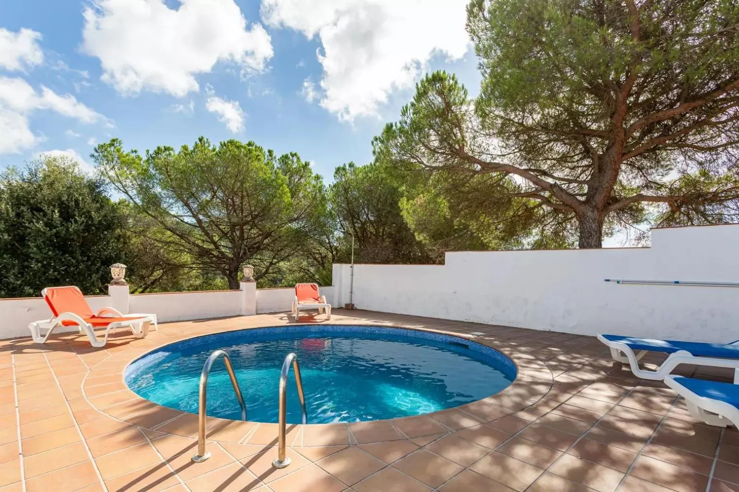 Pool view in Sea près des Golfs