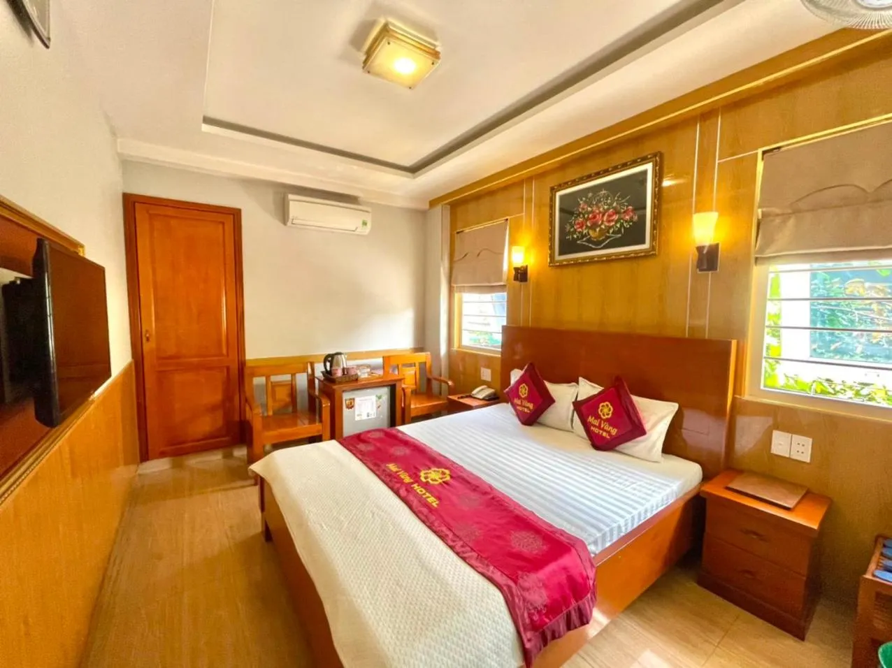 Photo of the whole room, Bed in Mai Vang Hotel