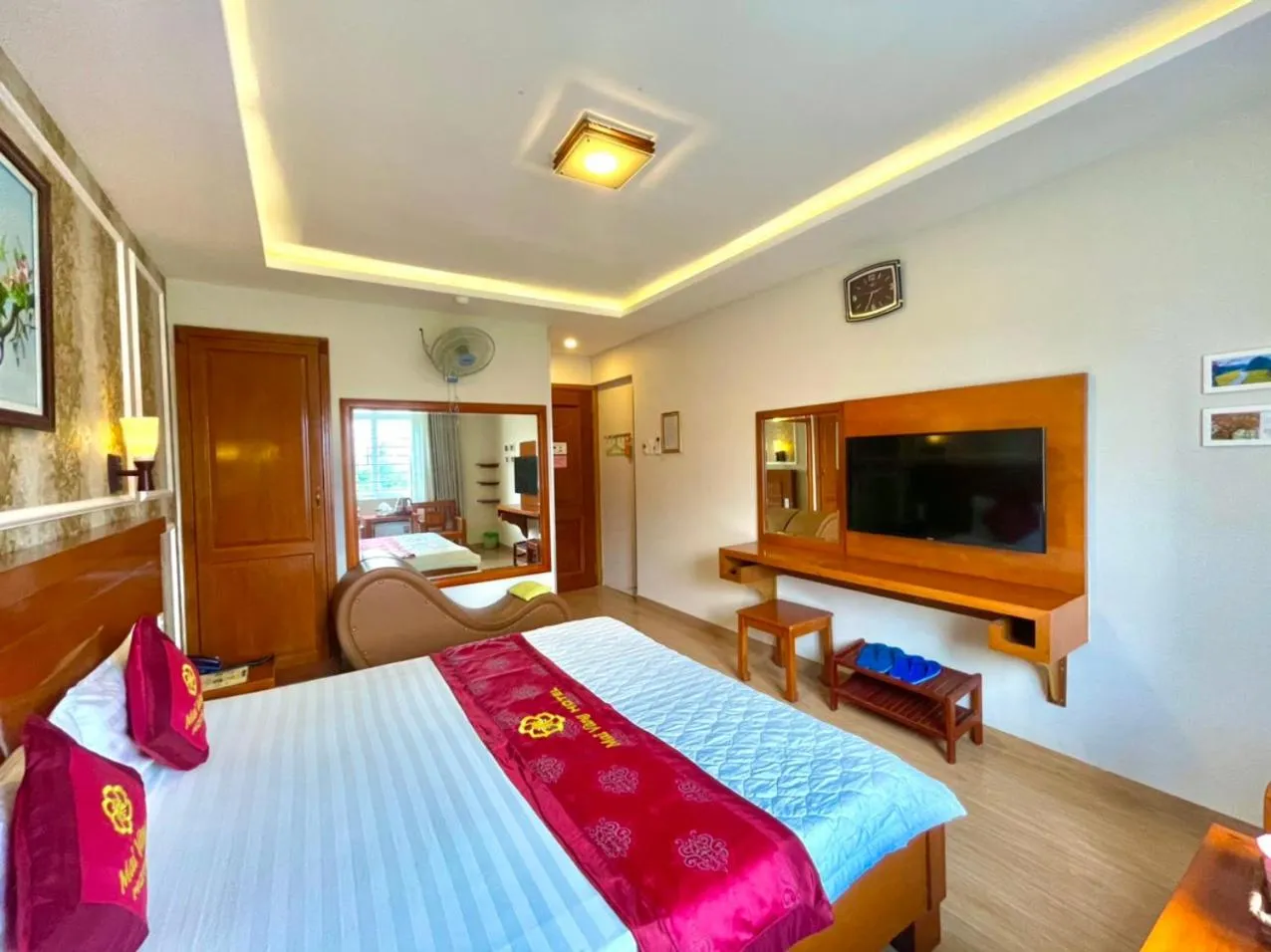 Bedroom, Bed in Mai Vang Hotel