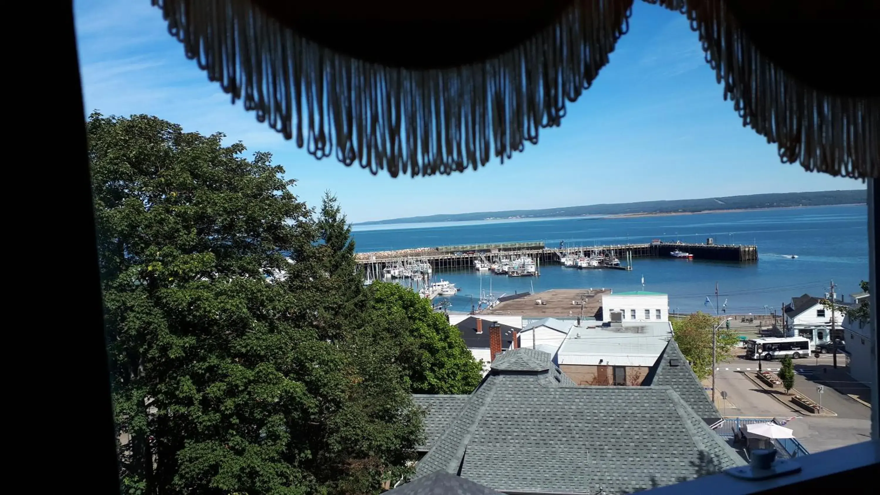 Deluxe Double Room with Sea View in Hillside Landing B&B Deluxe Double Room with Sea View in Hillside Landing B&B