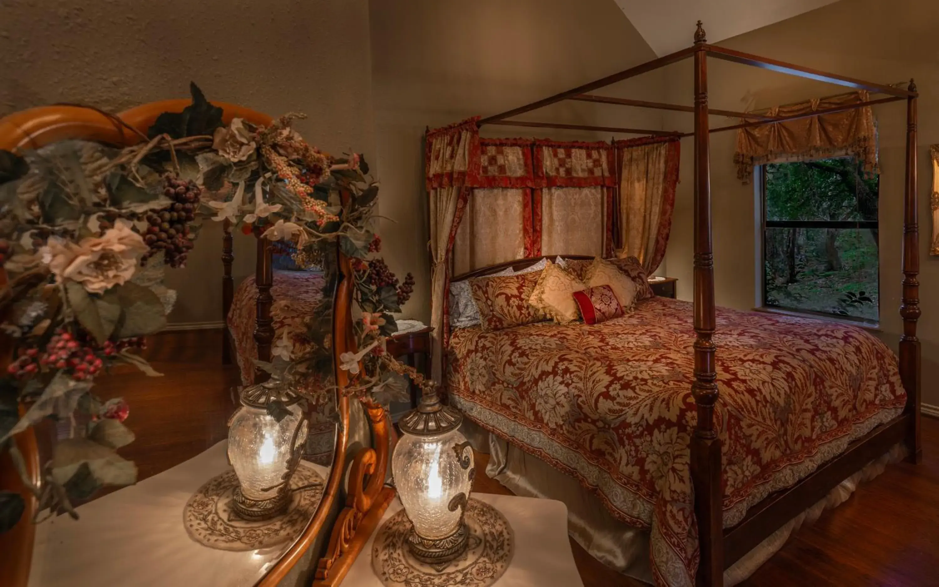 One-Bedroom Suite in Bed and Breakfast on White Rock Creek One-Bedroom Suite in Bed and Breakfast on White Rock Creek