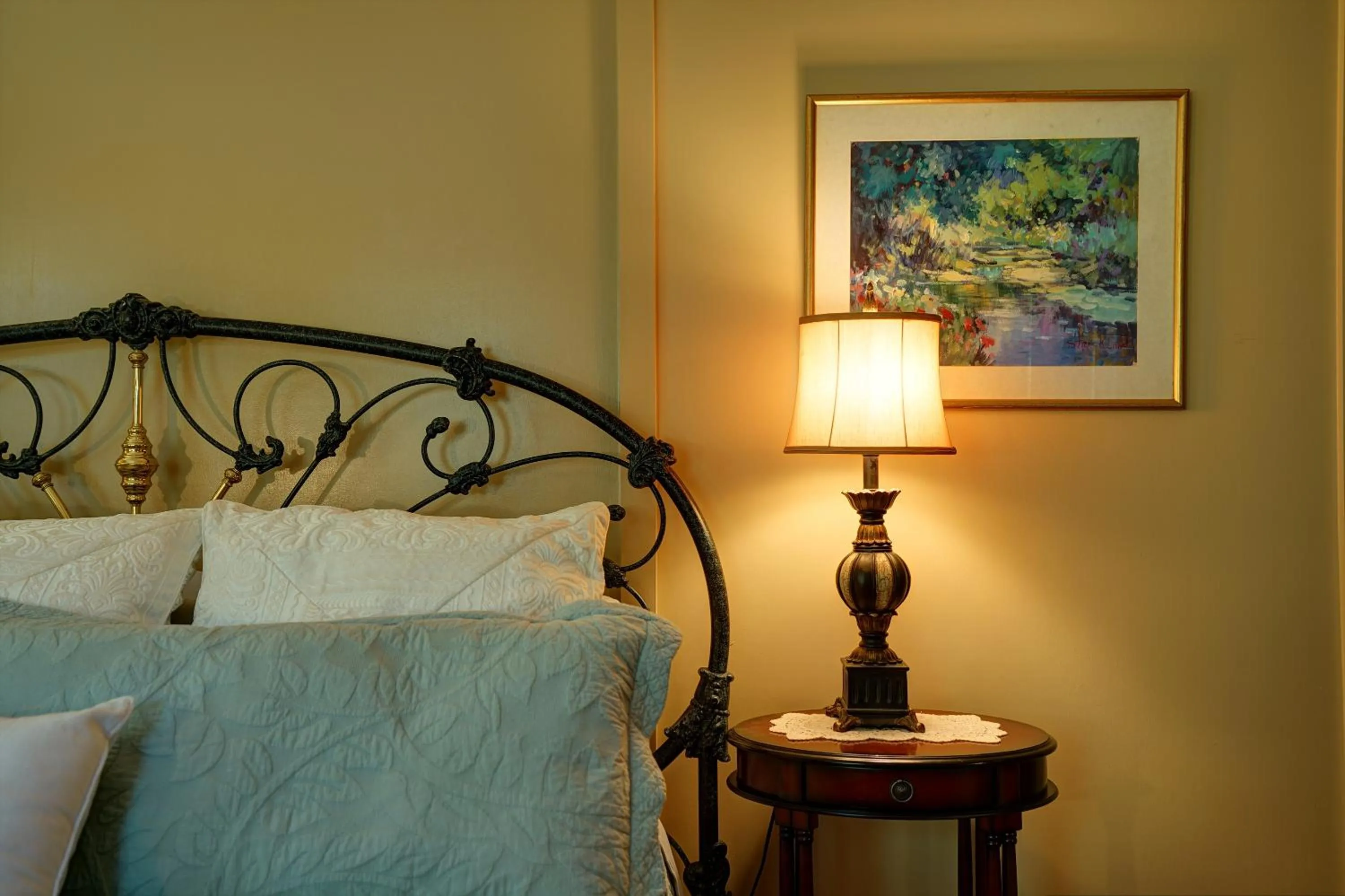 Bed in Bed and Breakfast on White Rock Creek
