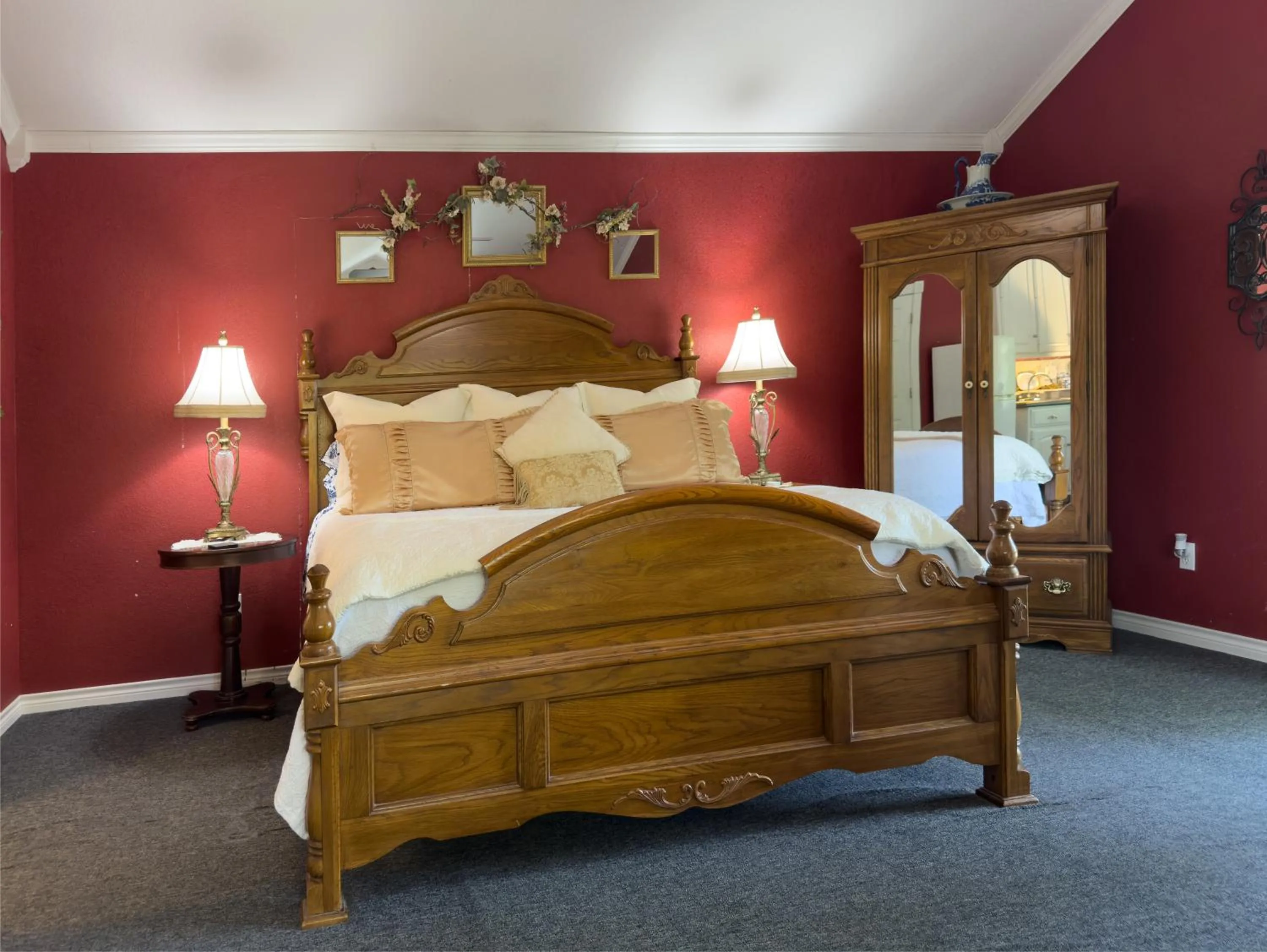 Property building, Bed in Bed and Breakfast on White Rock Creek