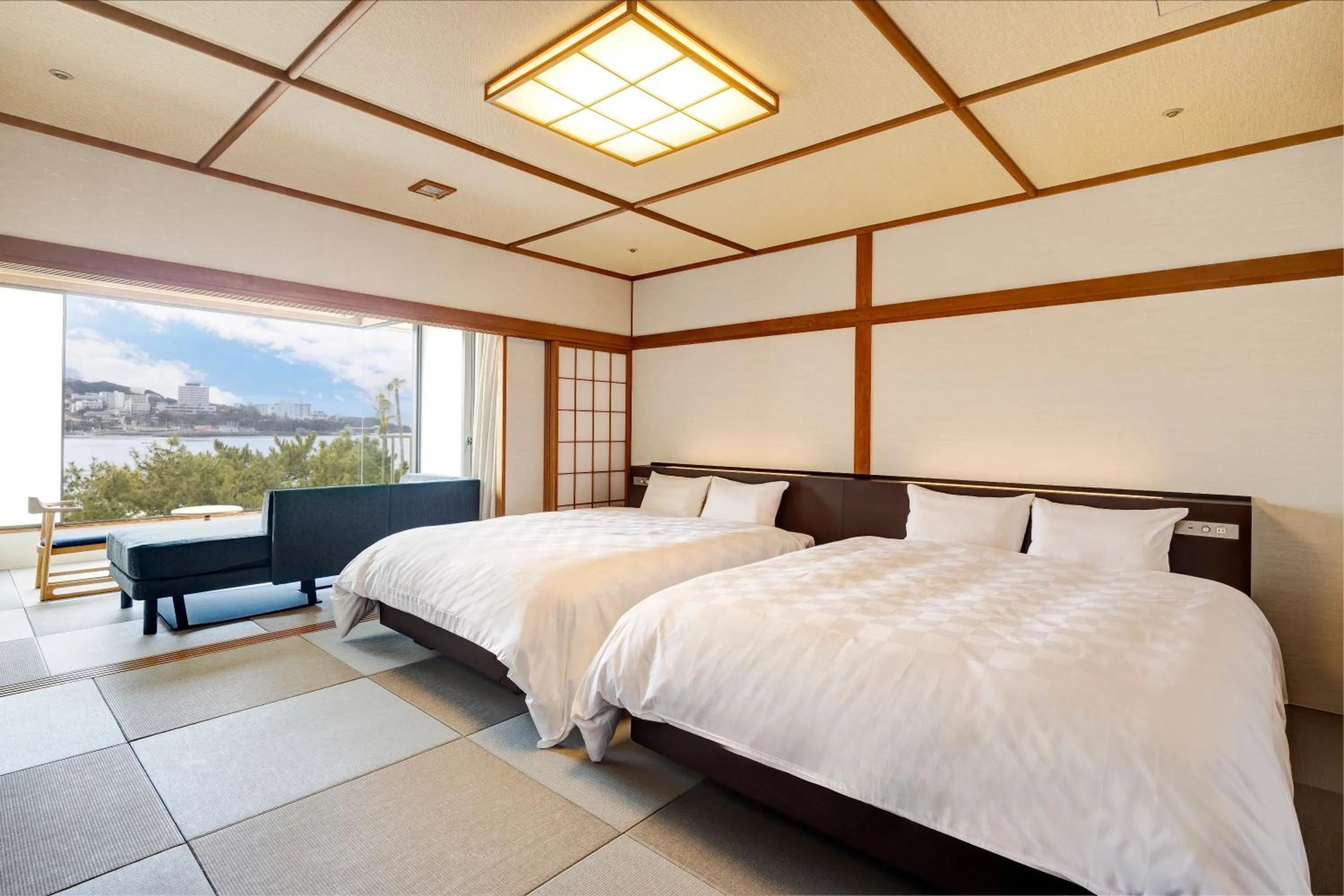 Photo of the whole room, Bed in Shiraraso Grand Hotel