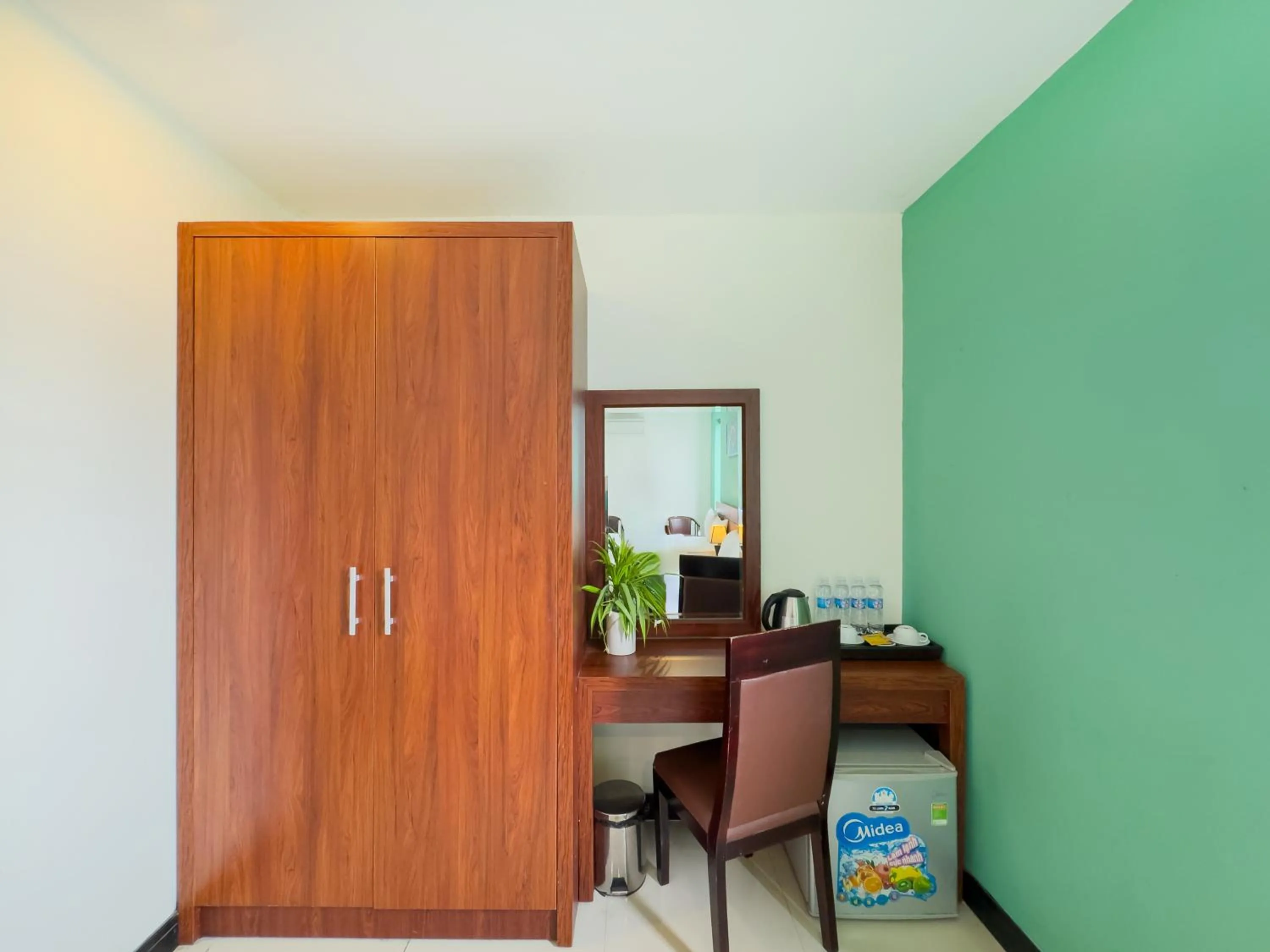 Photo of the whole room in Quoc Cuong Center Da Nang Hotel by Haviland