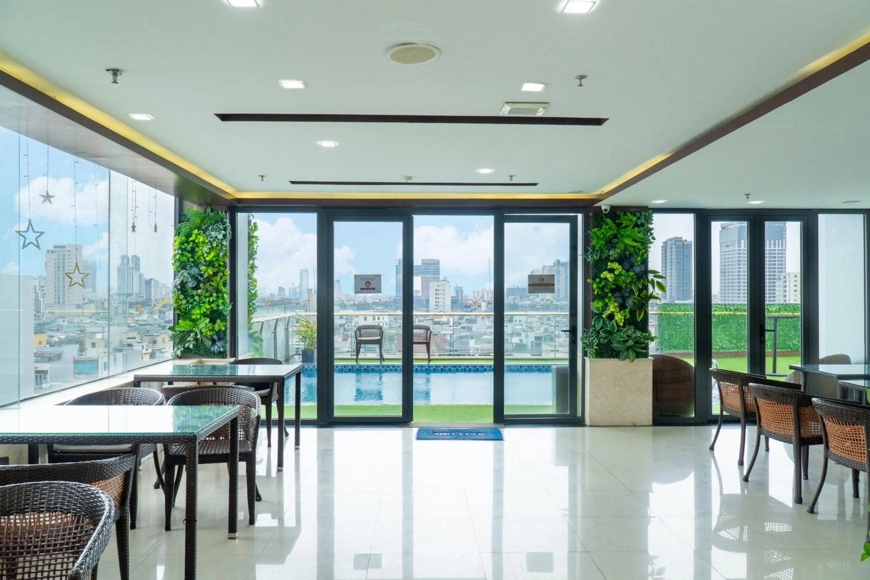 Pool view in Quoc Cuong Center Da Nang Hotel by Haviland