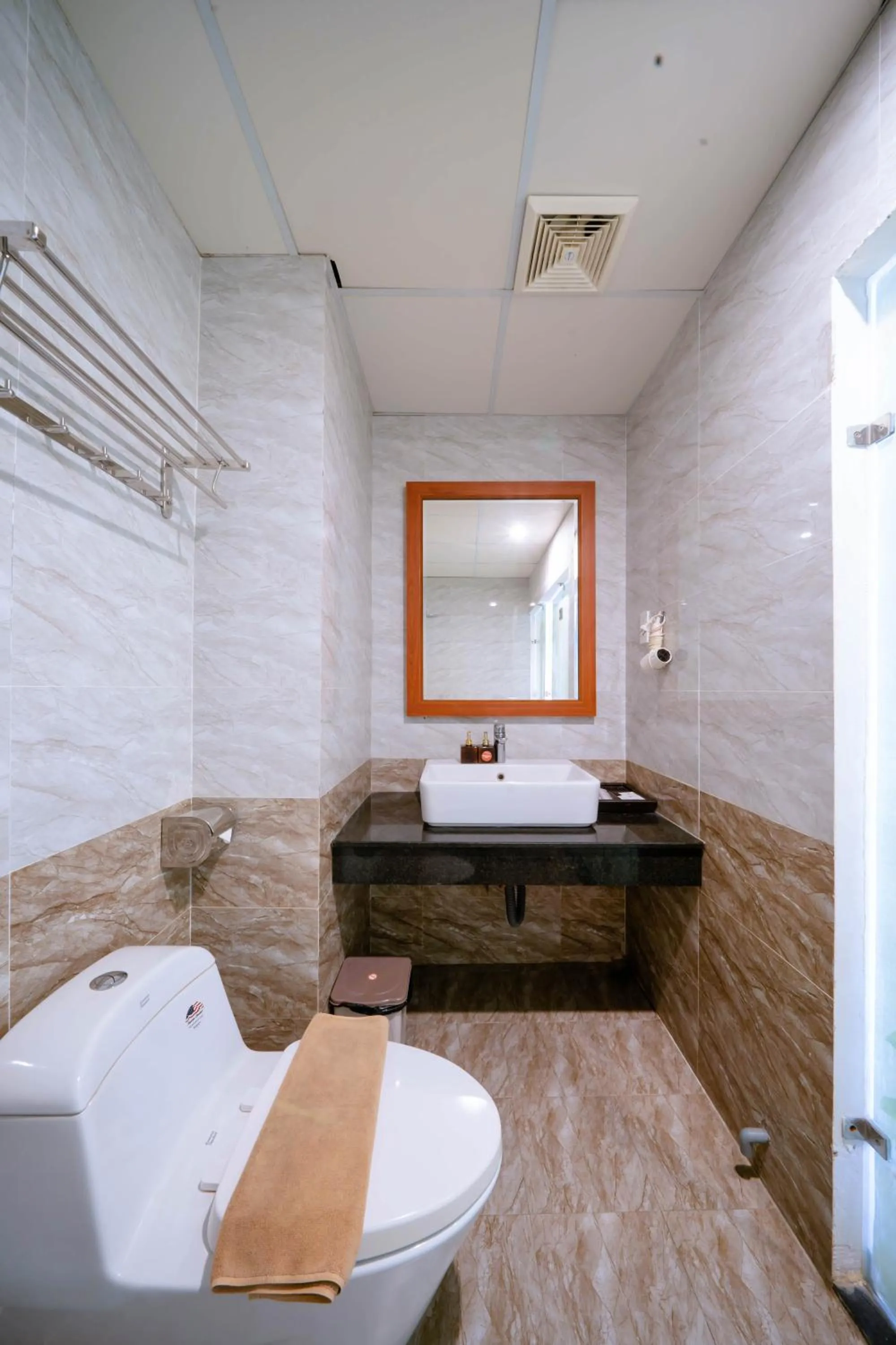 Shower, Bed in Quoc Cuong Center Da Nang Hotel by Haviland