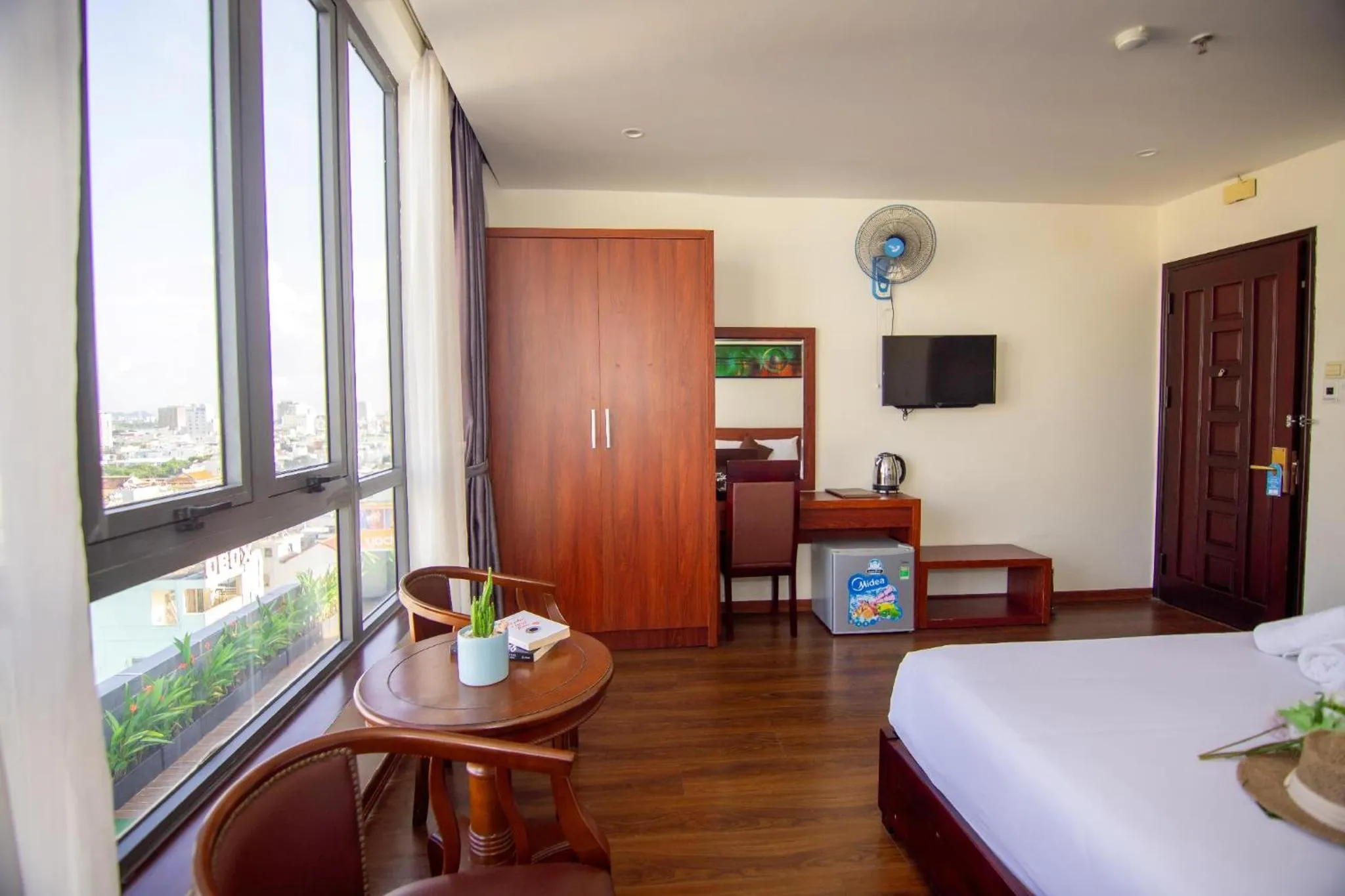 Bedroom, Bed in Quoc Cuong Center Da Nang Hotel by Haviland