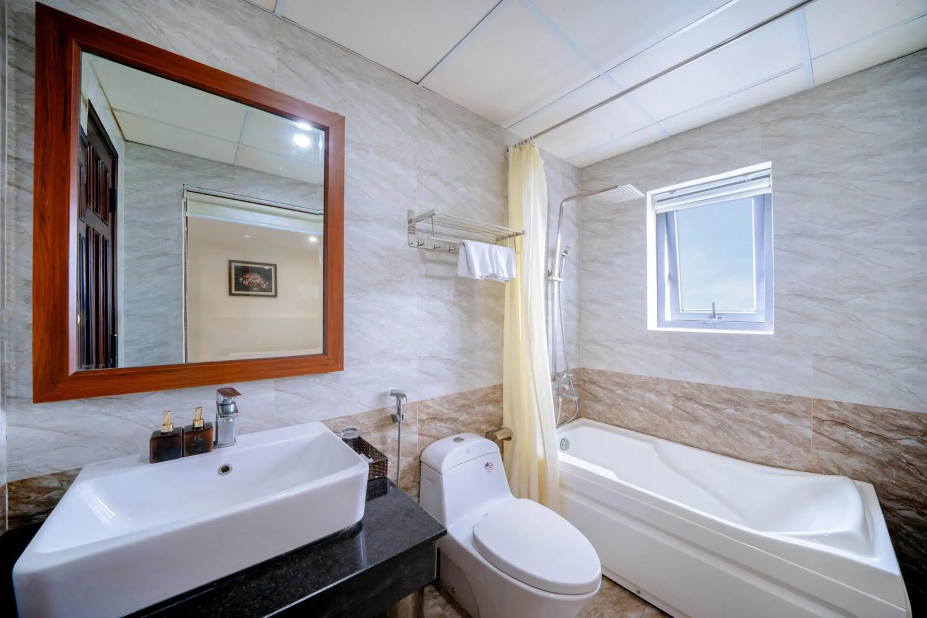 Deluxe Family Suite in Quoc Cuong Center Da Nang Hotel by Haviland Deluxe Family Suite in Quoc Cuong Center Da Nang Hotel by Haviland