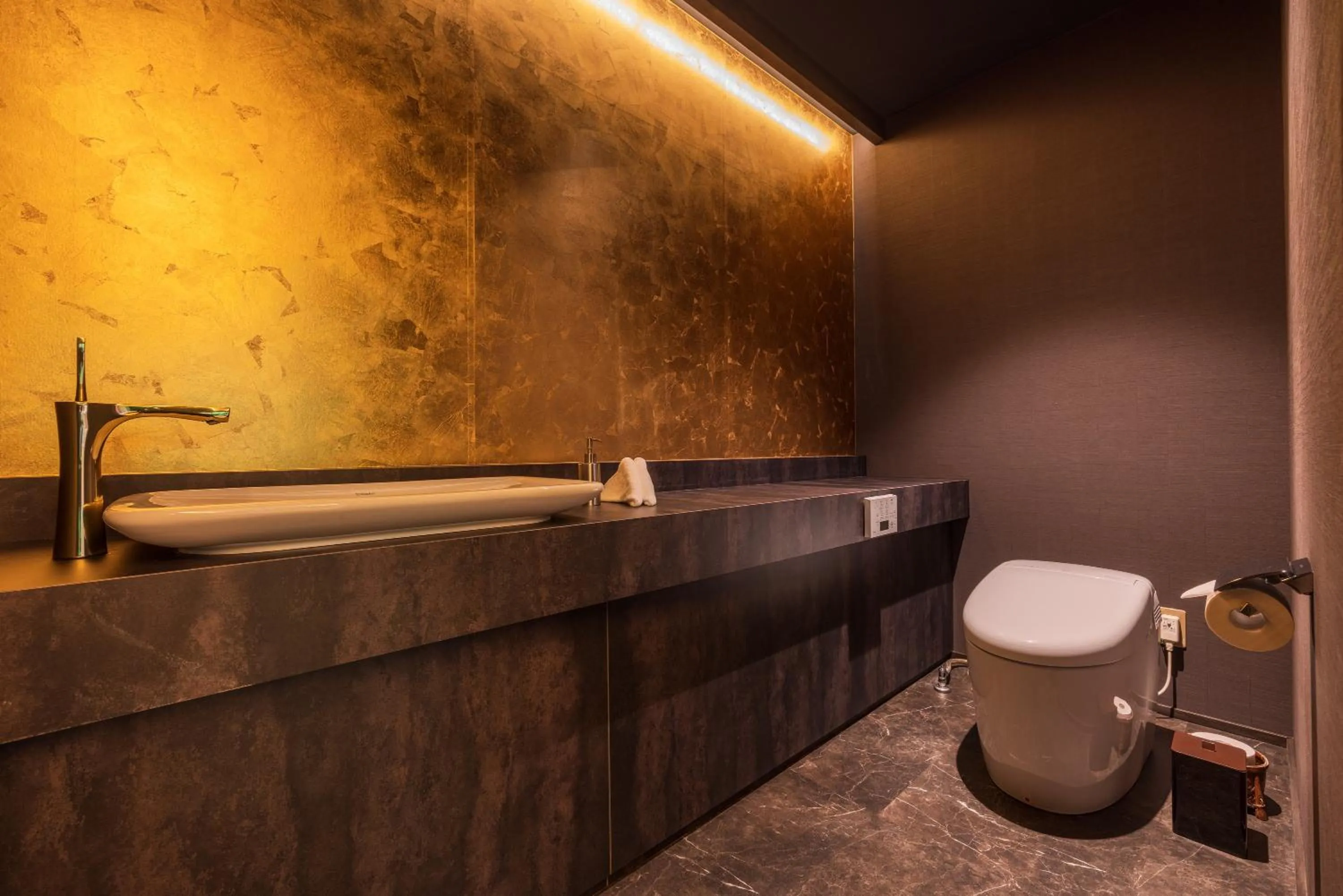 Toilet in Kinnotake Sengokuhara(Adult Only)