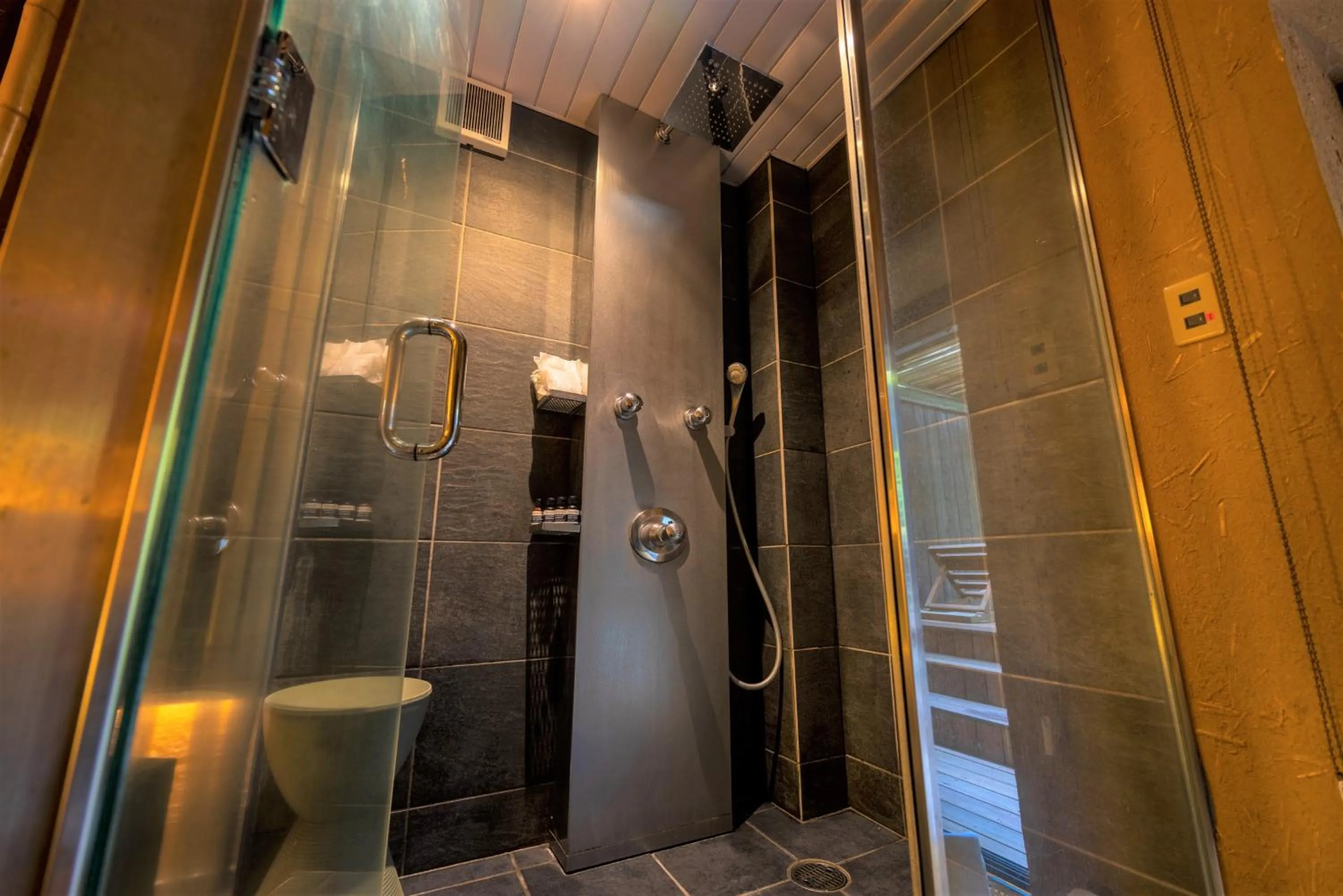 Shower in Kinnotake Sengokuhara(Adult Only)