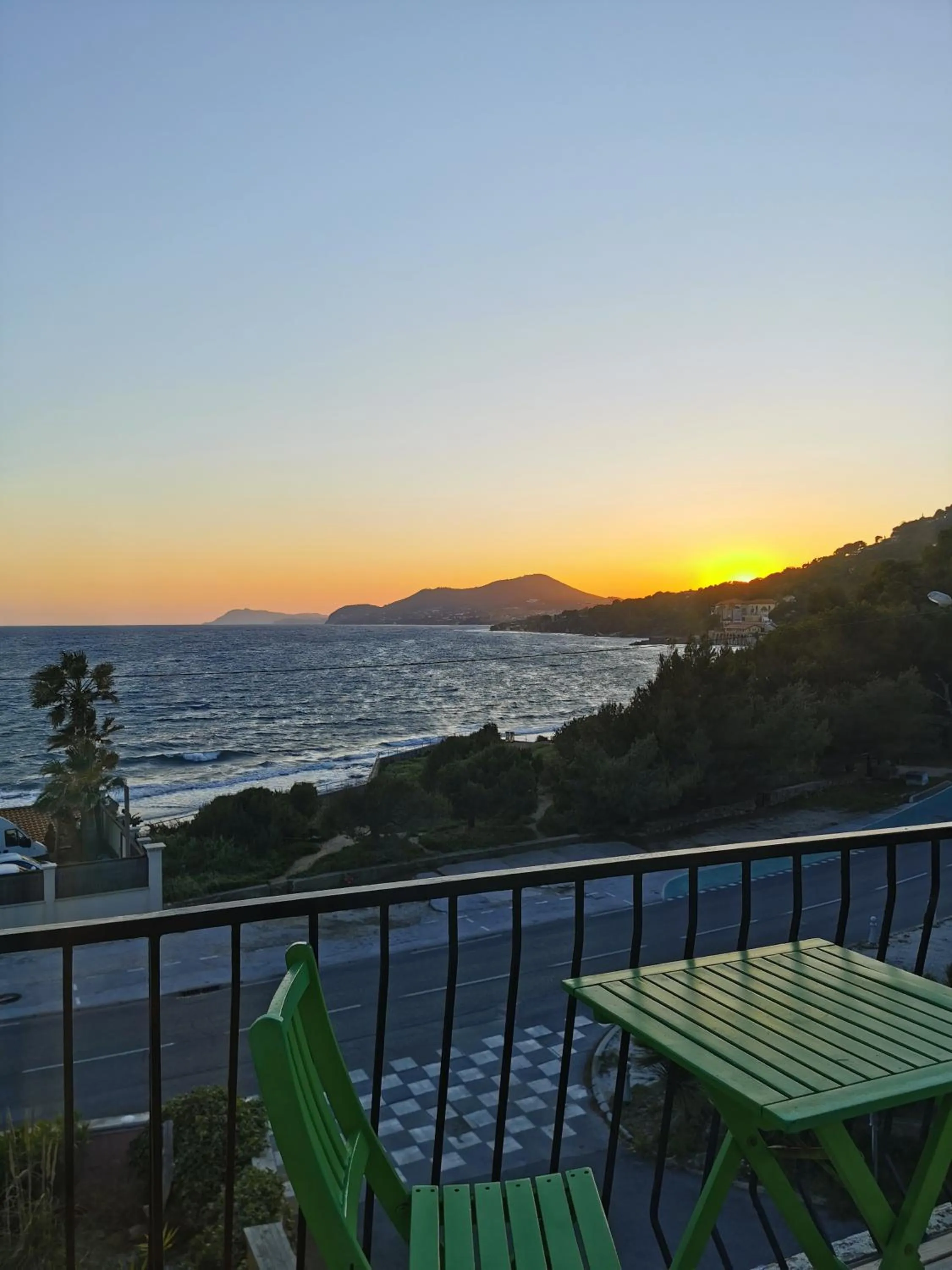 Hôtel Almanarre Plage - Hôtel Eco-Responsable face à la mer