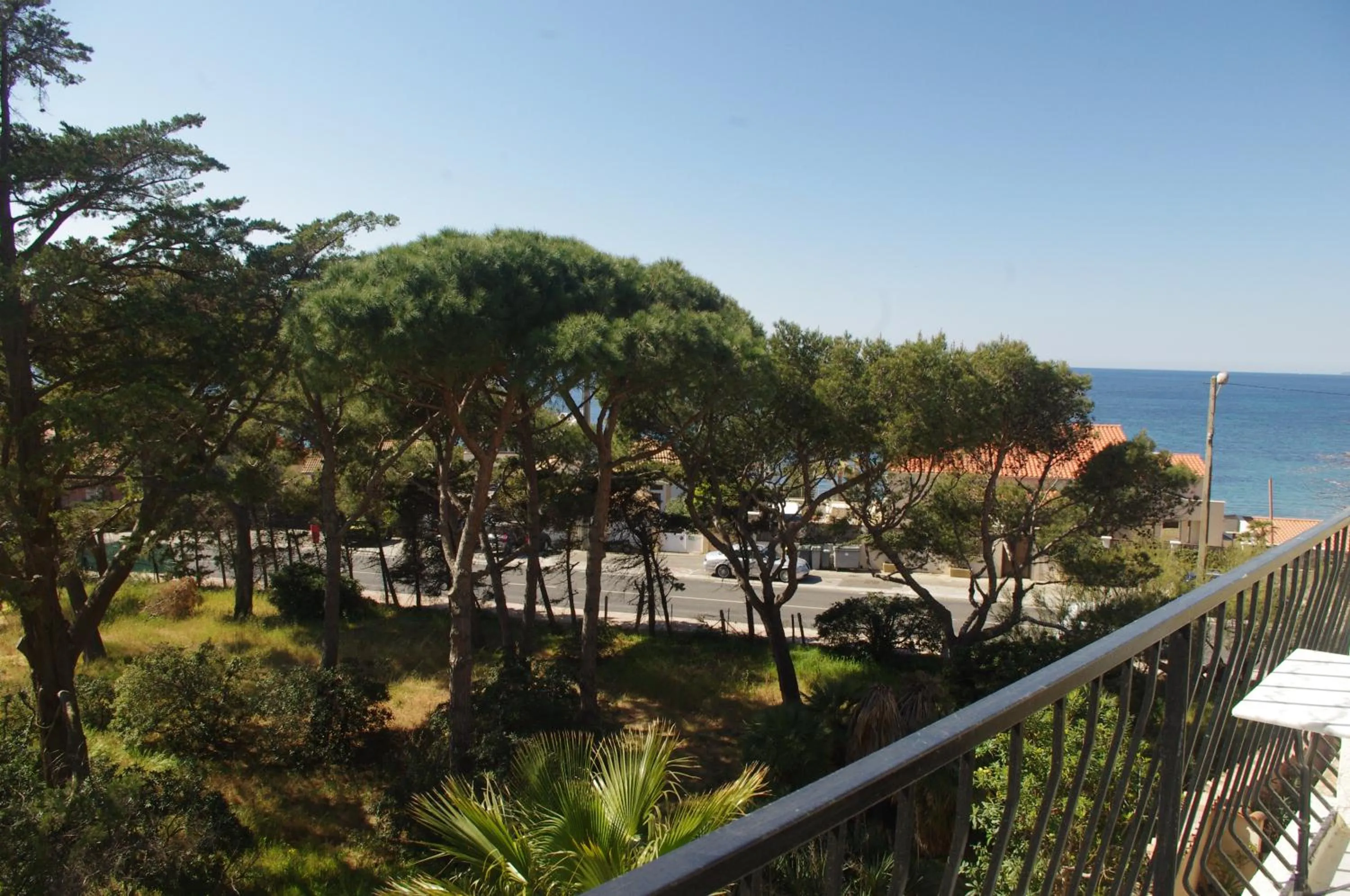 Hôtel Almanarre Plage - Hôtel Eco-Responsable face à la mer