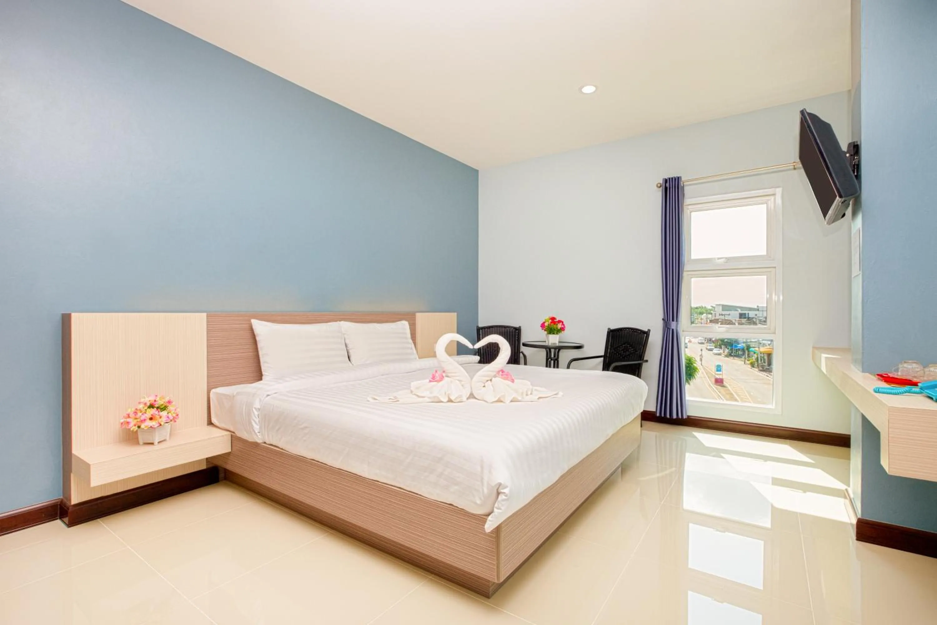 Bed in Je T'aime Hotel