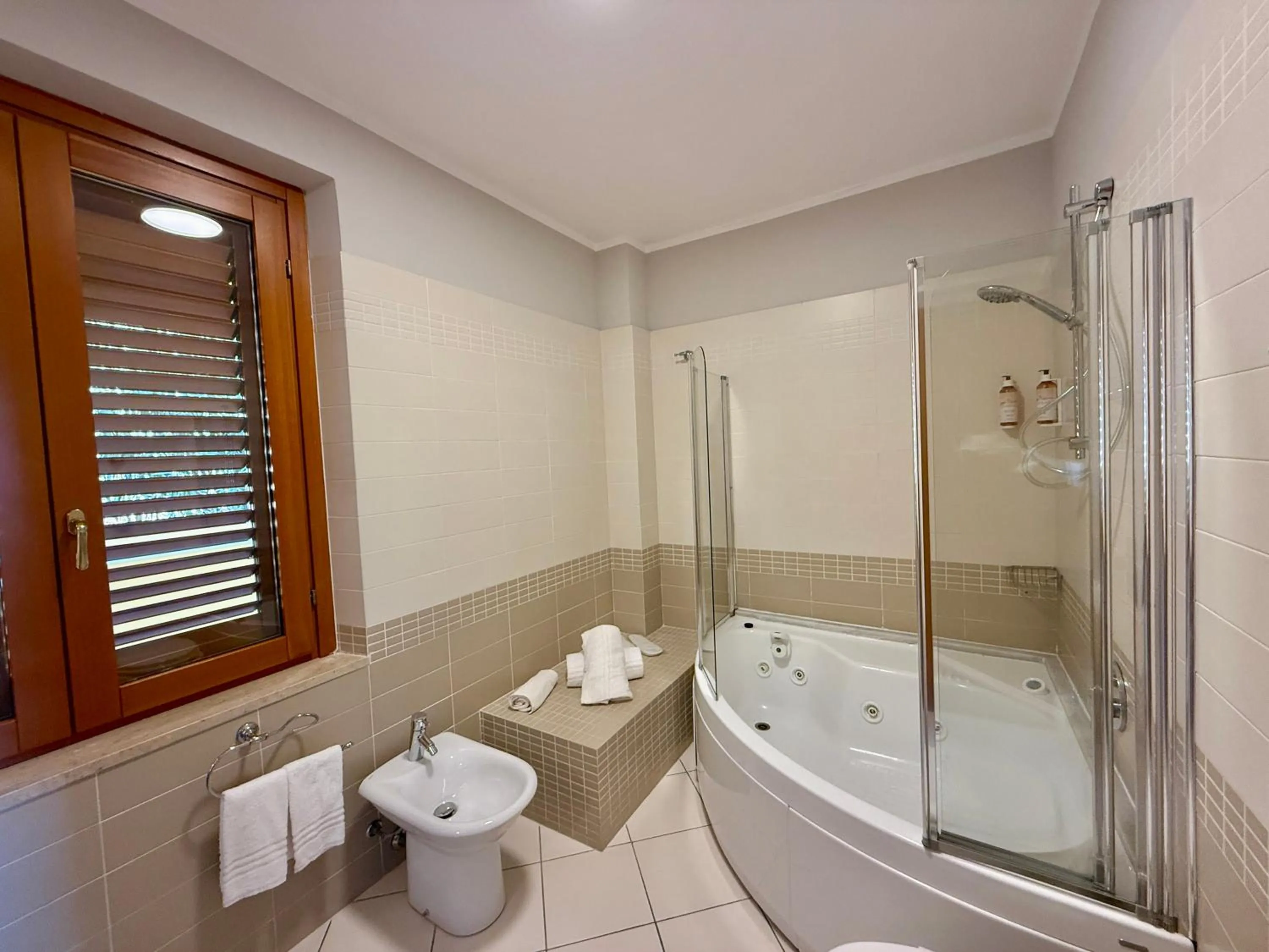 Hot Tub in Hotel Panoramic