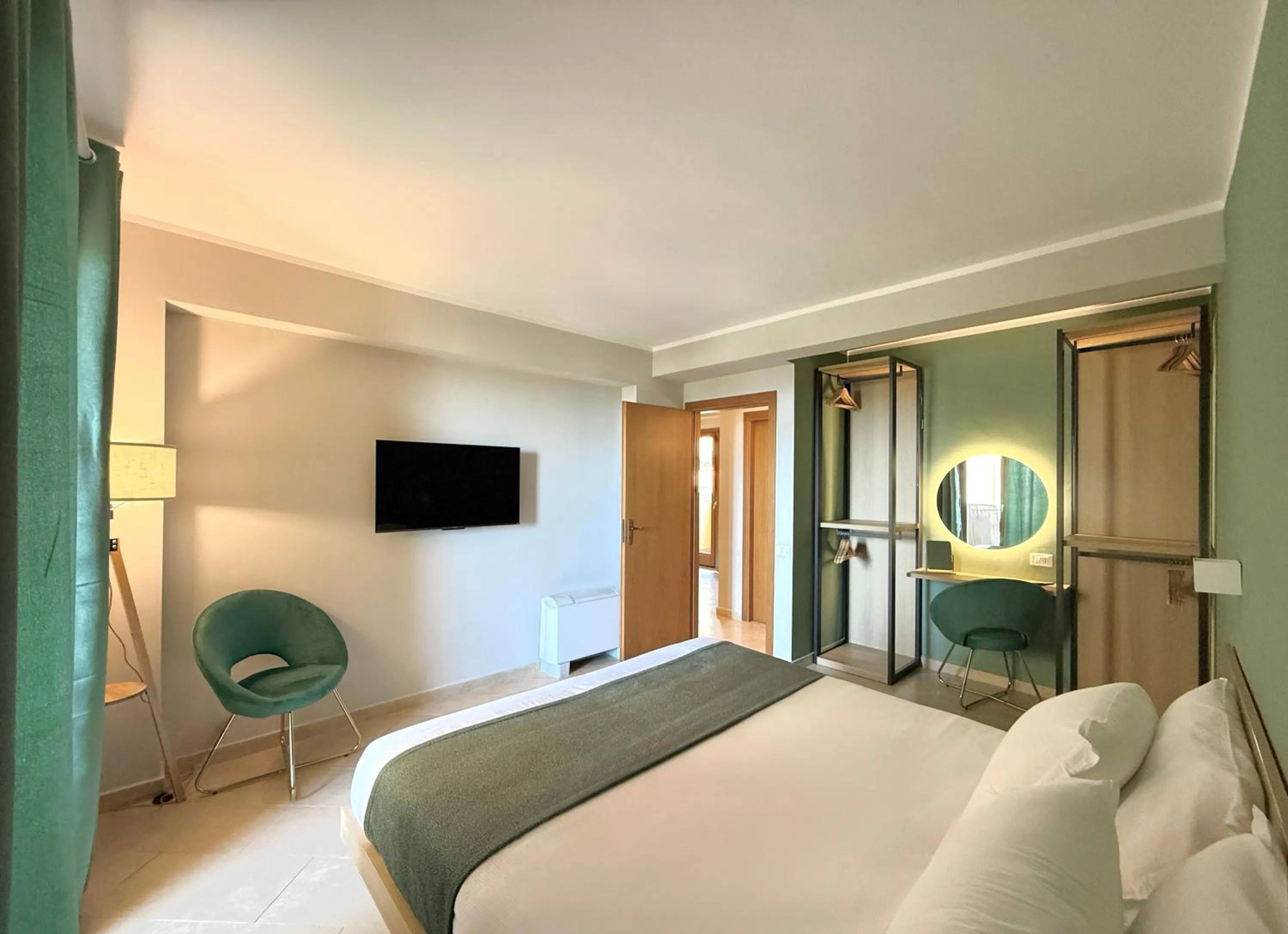 Photo of the whole room, Bed in Hotel Panoramic