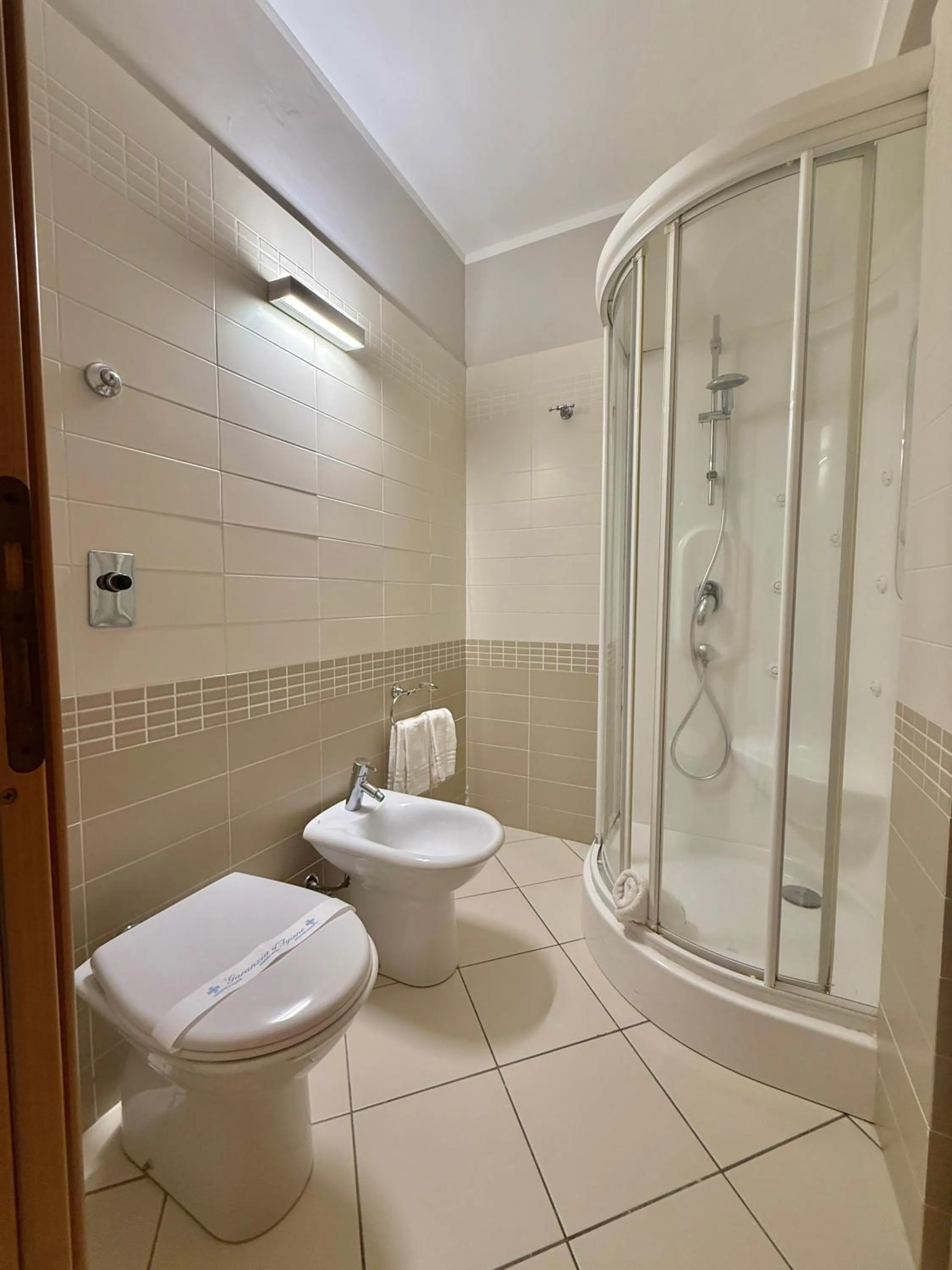 Shower in Hotel Panoramic