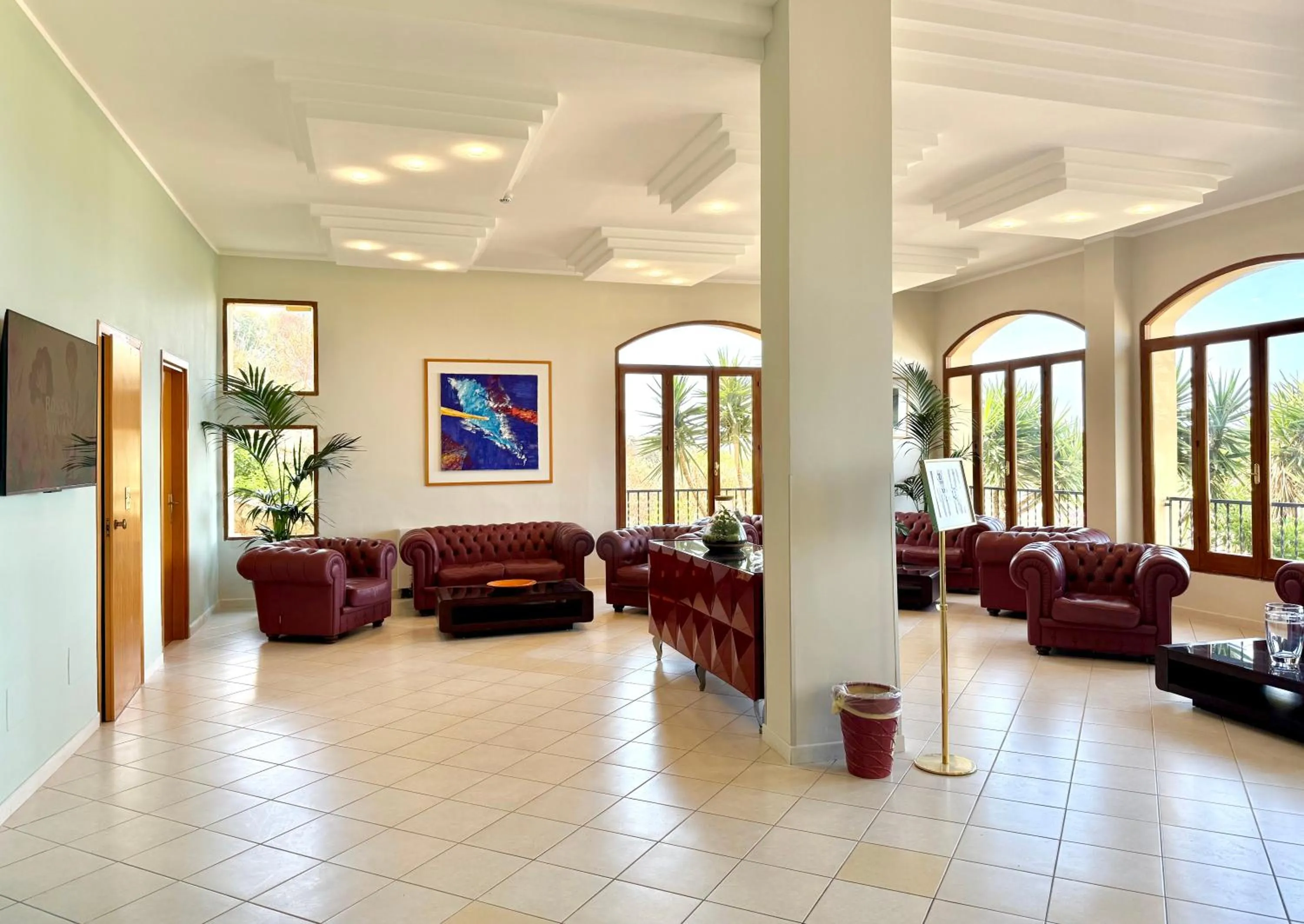 Communal lounge/ TV room in Hotel Panoramic