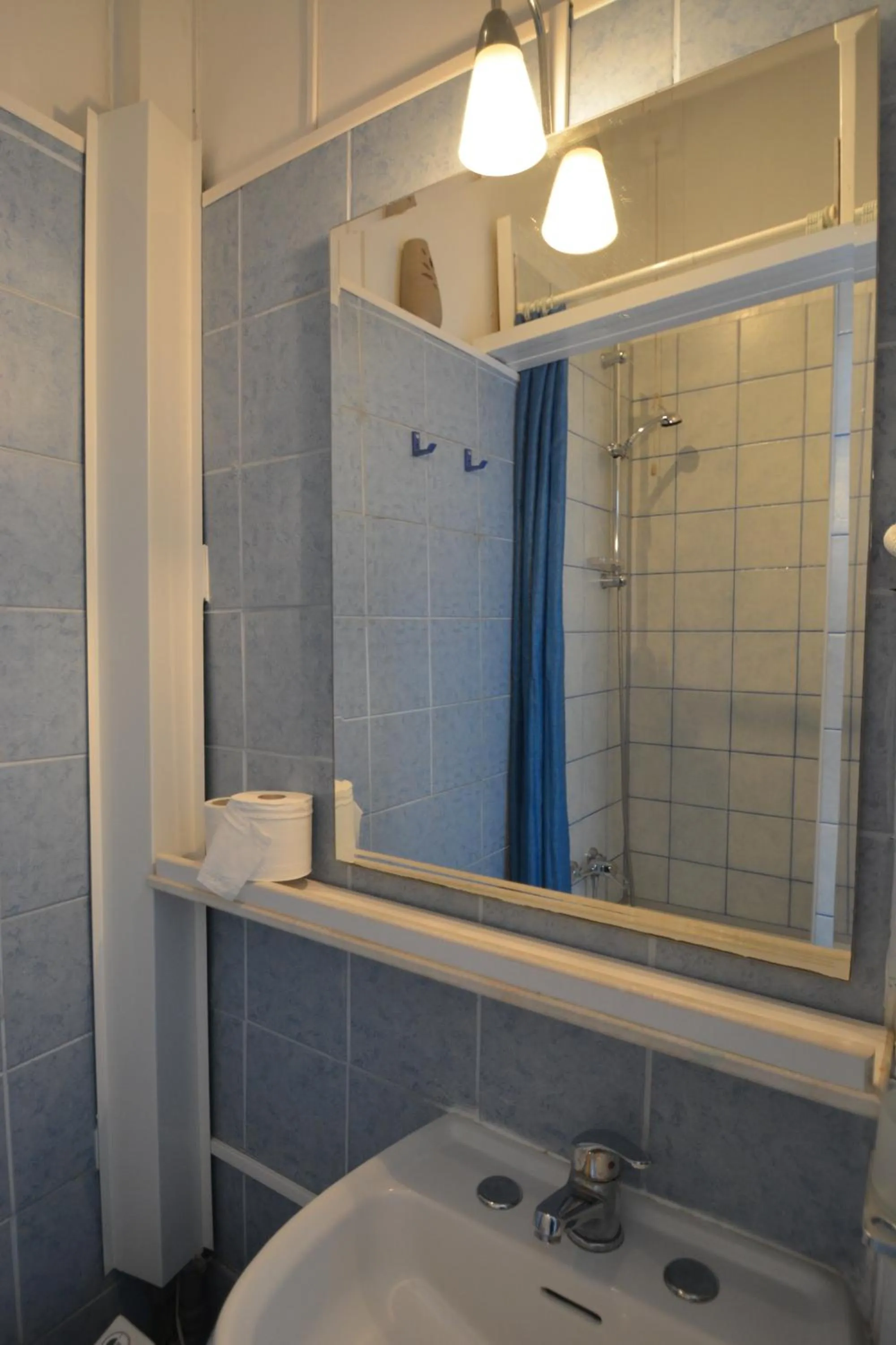 Bathroom in Olympia Hotel