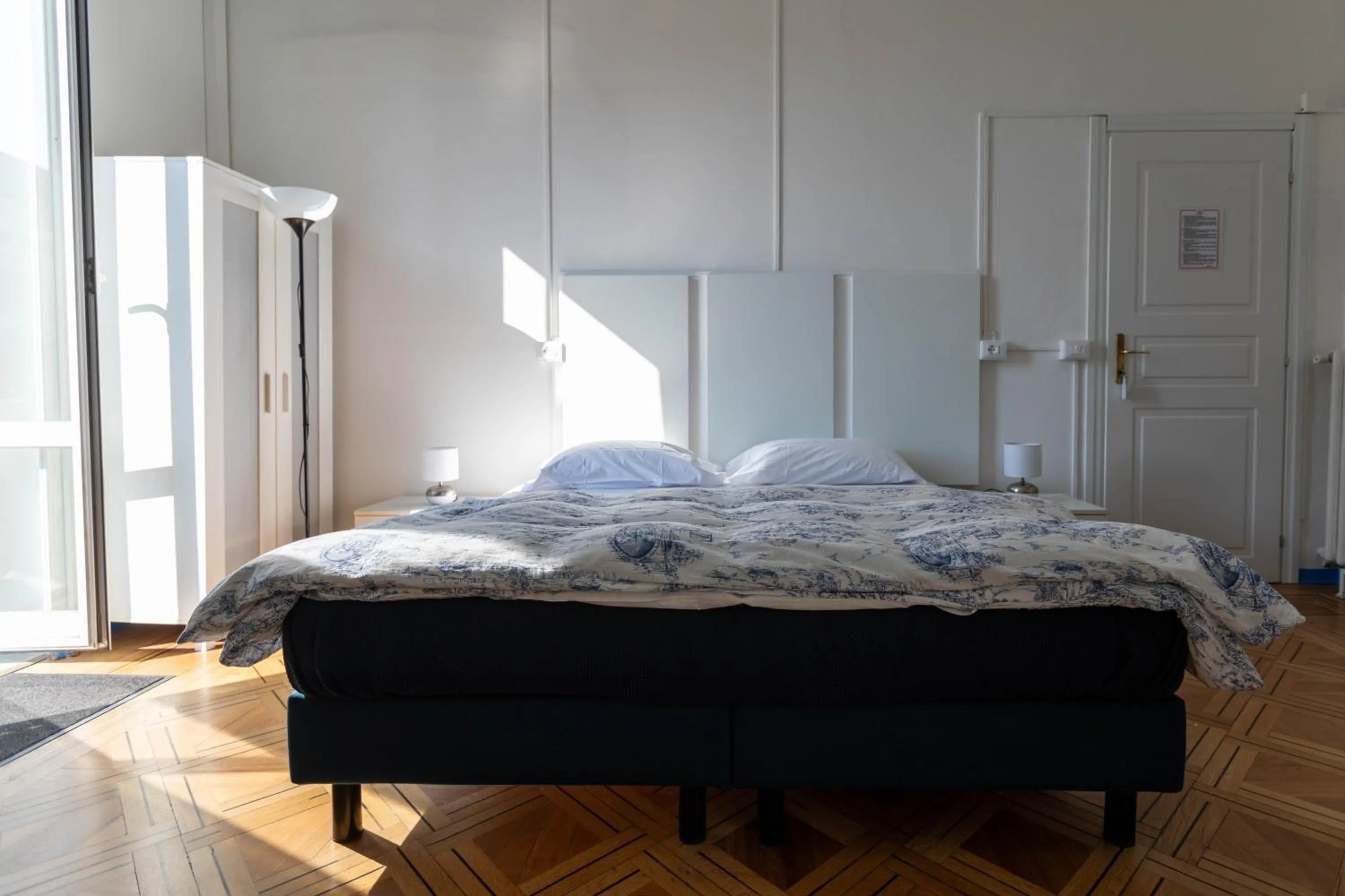 Bedroom, Bed in Olympia Hotel