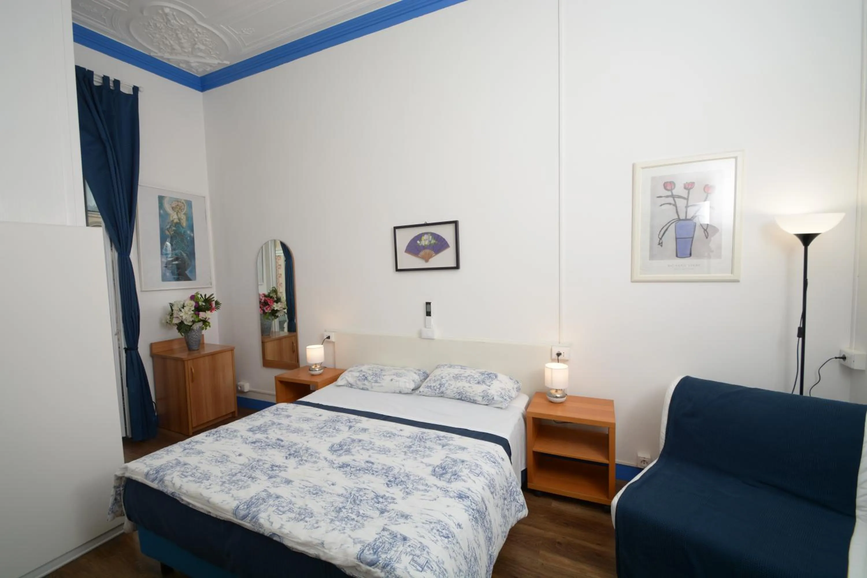 Photo of the whole room, Bed in Olympia Hotel