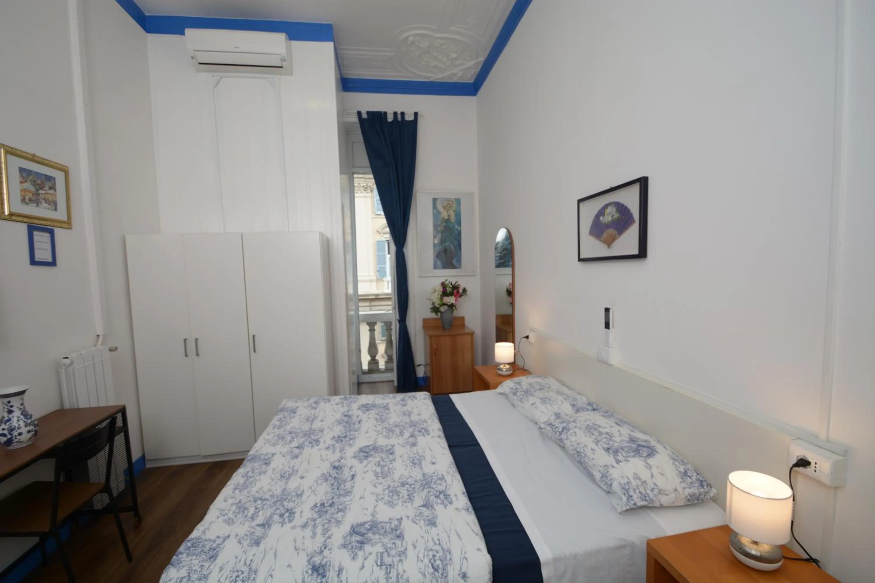 Photo of the whole room, Bed in Olympia Hotel