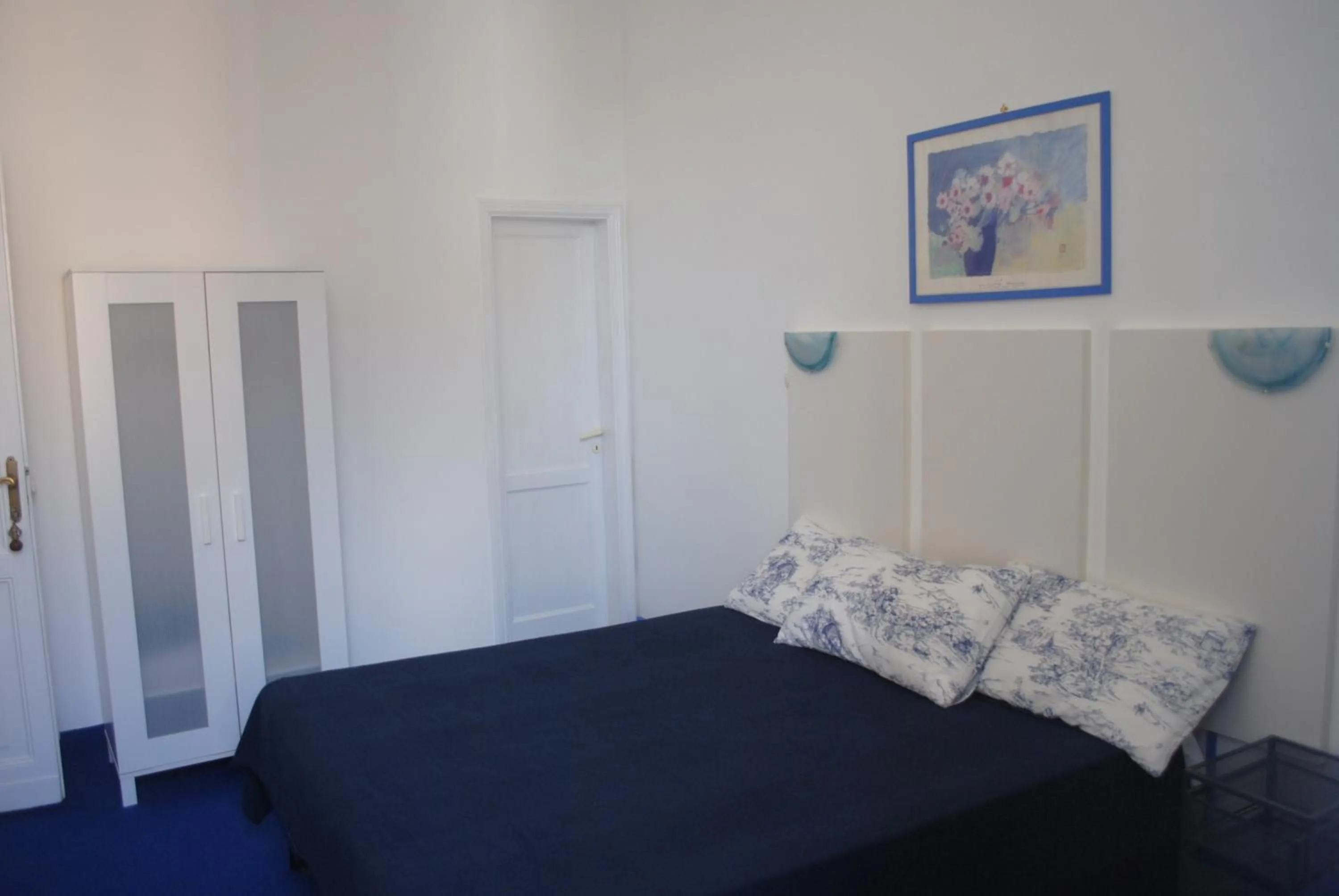 Photo of the whole room, Bed in Olympia Hotel