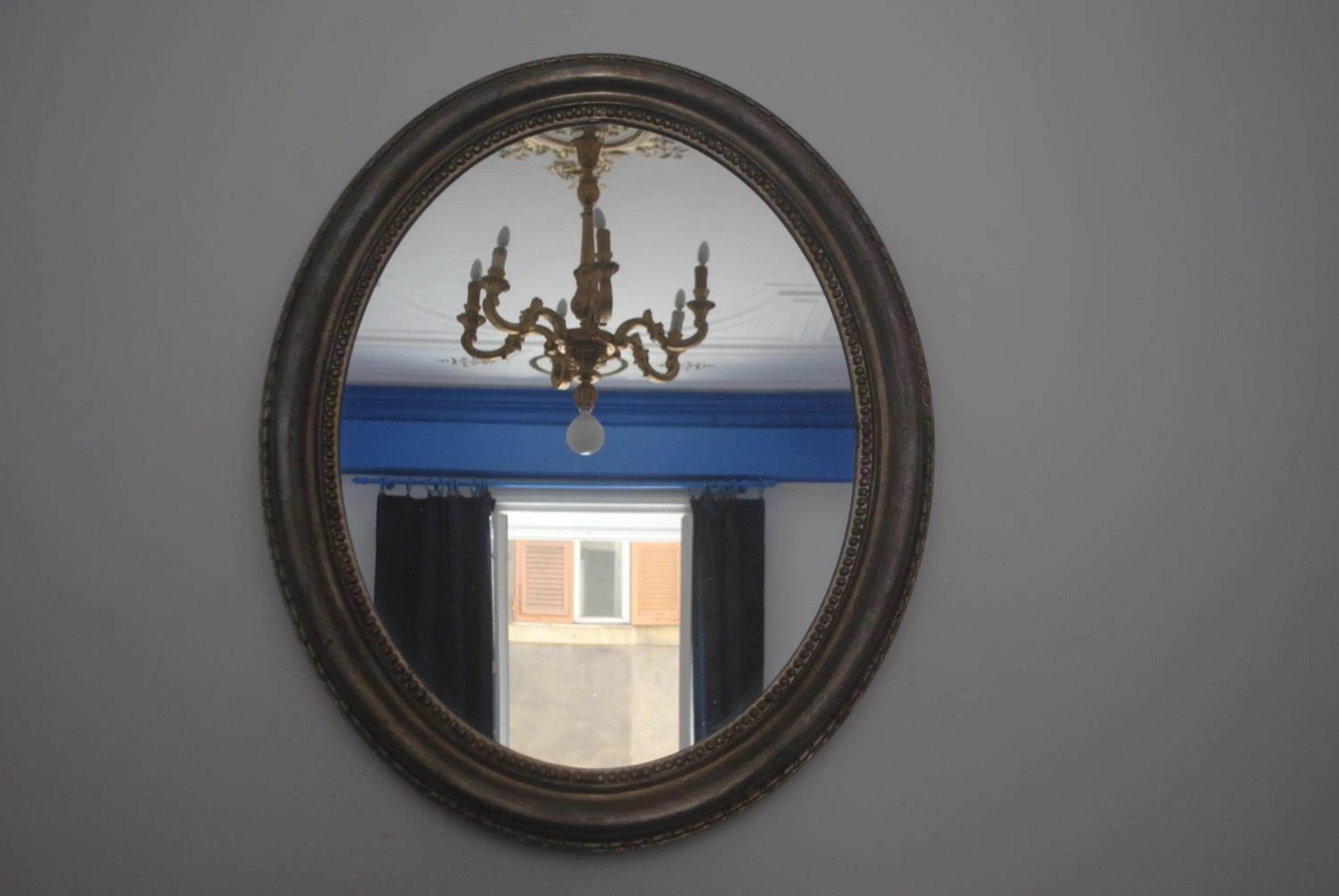 Communal lounge/ TV room in Olympia Hotel