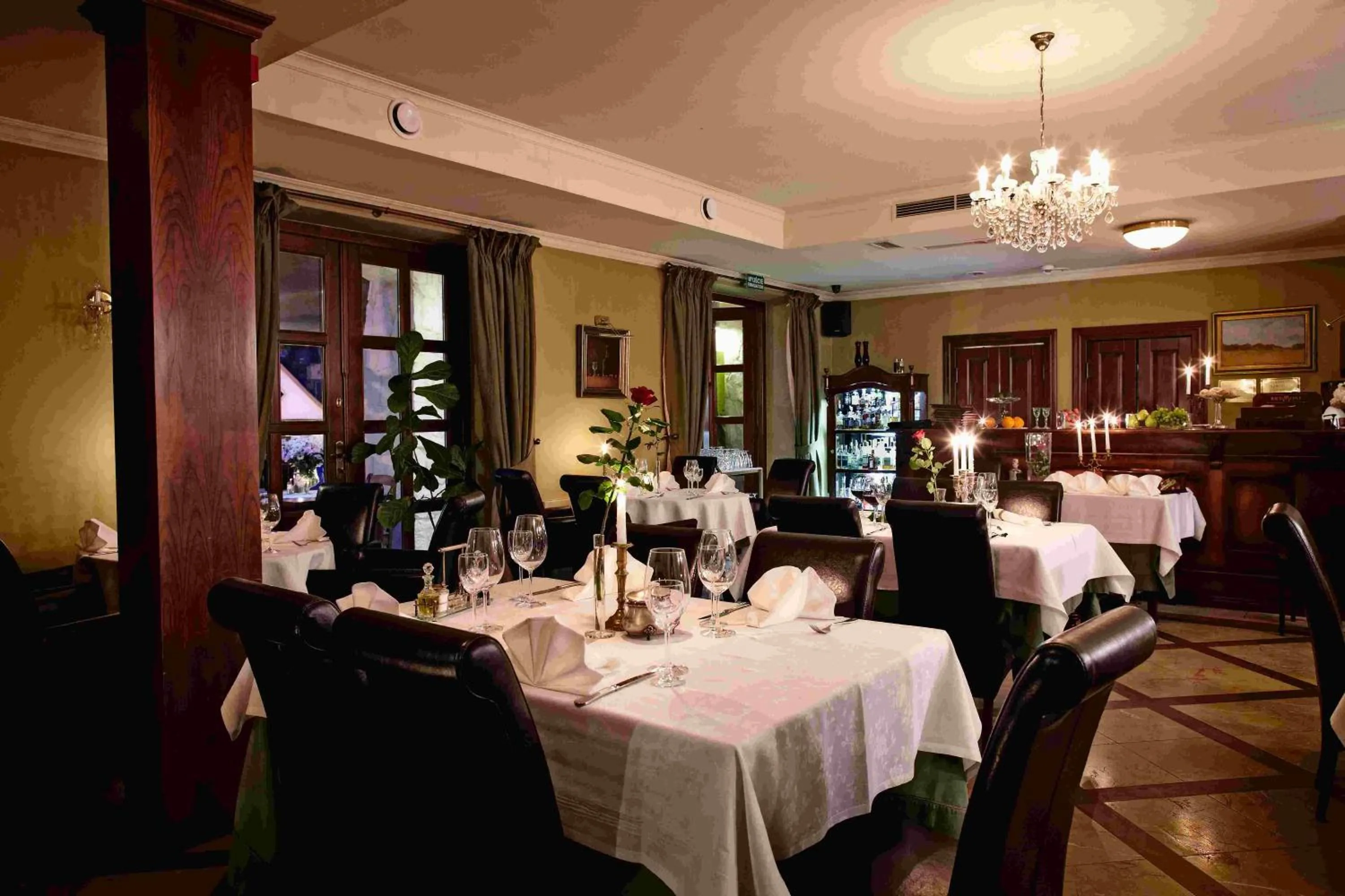 Restaurant/places to eat in Hotel Villa Bohema
