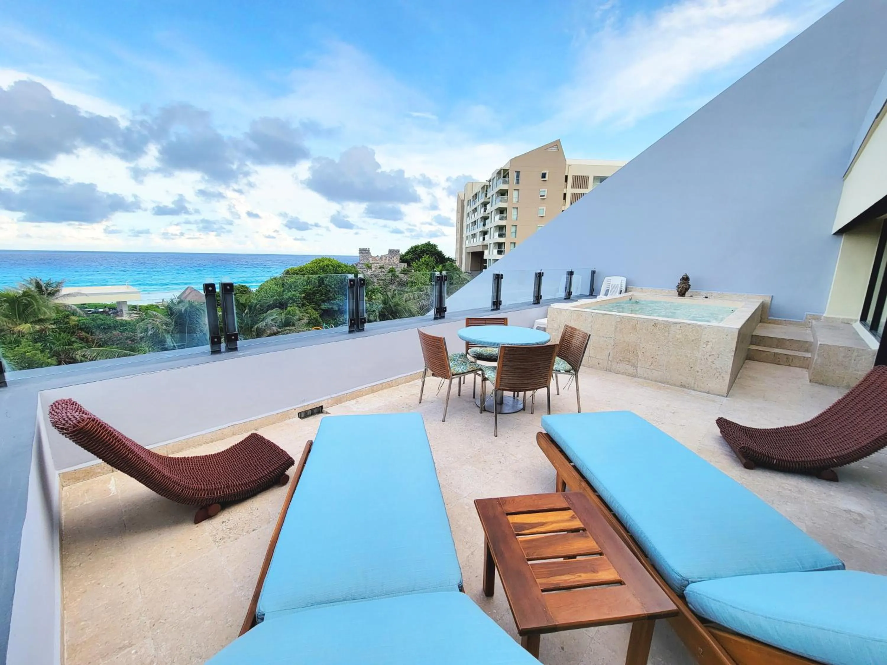 Hot Tub in Beachfront Getaway Condo