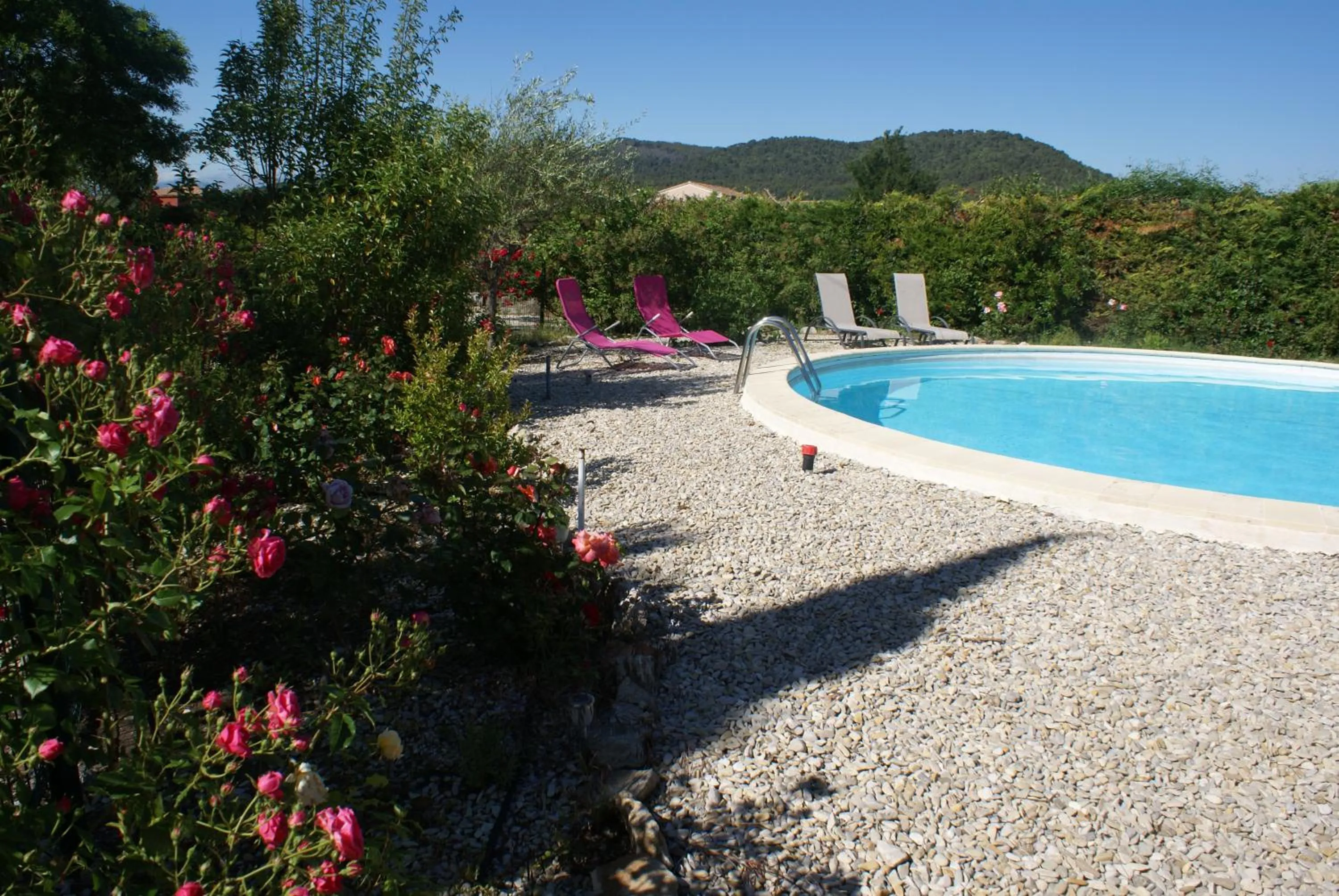 Property building in Les Romarins