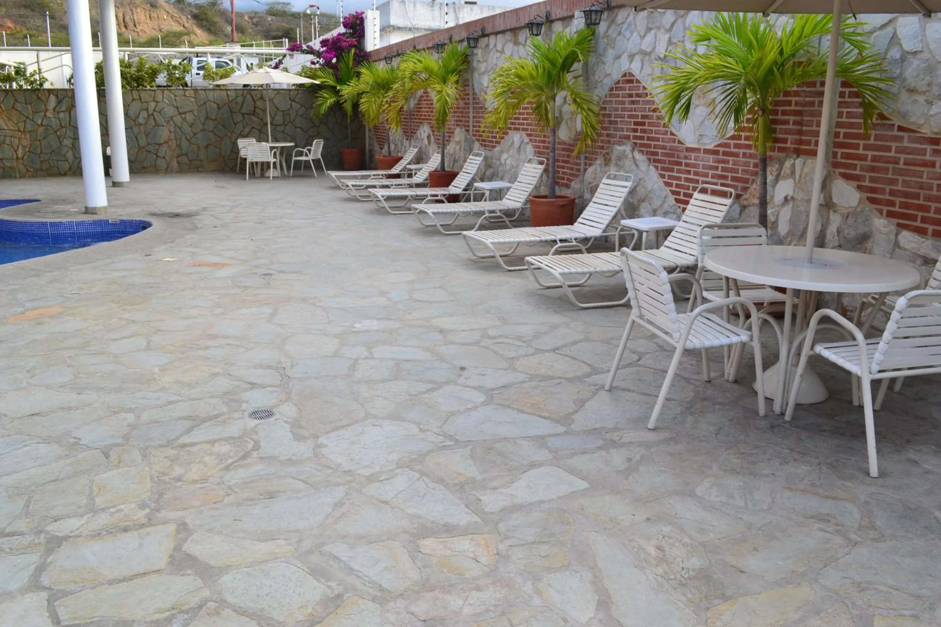 Swimming pool in Hotel Villa Playa Grande