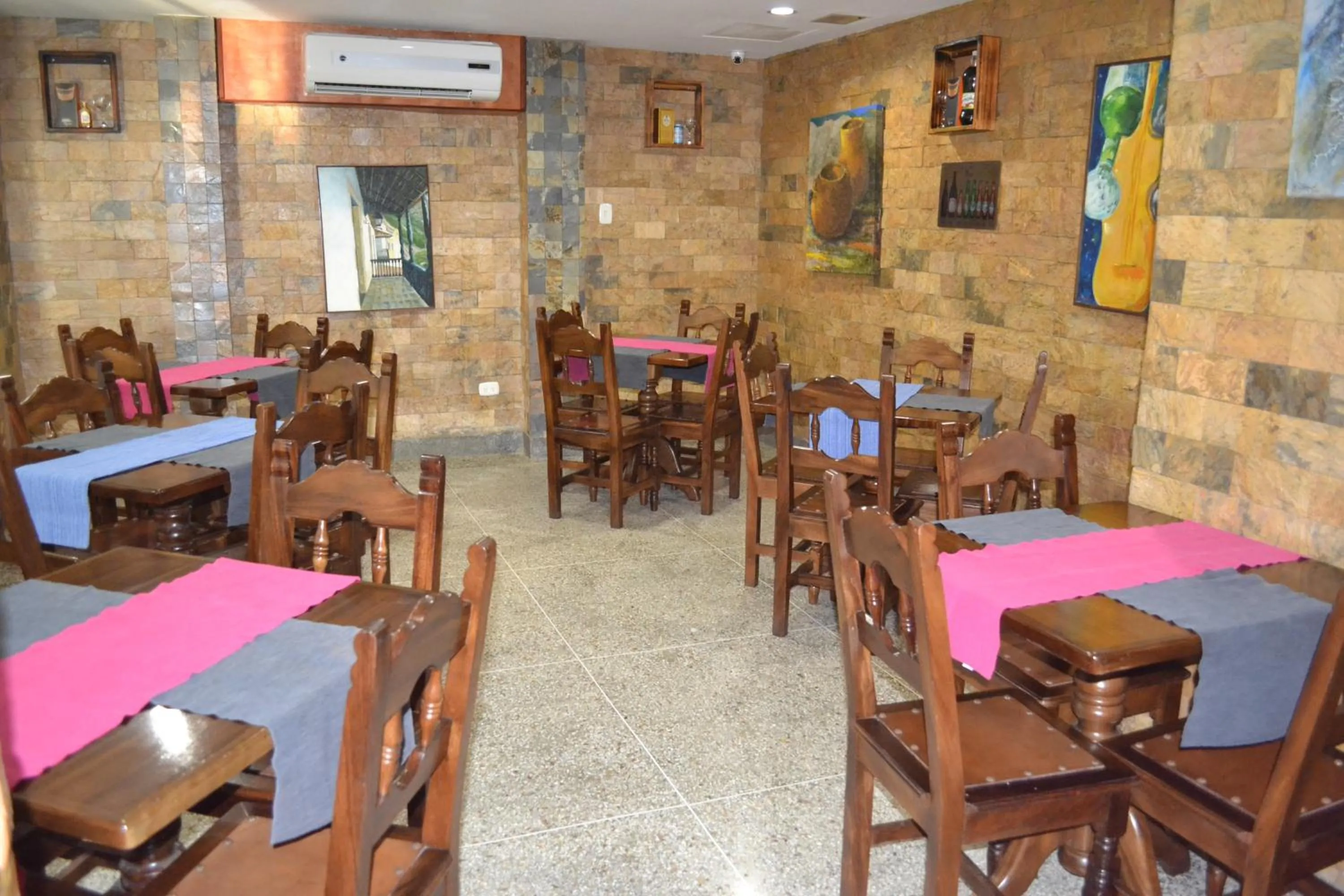 Restaurant/places to eat in Hotel Villa Playa Grande