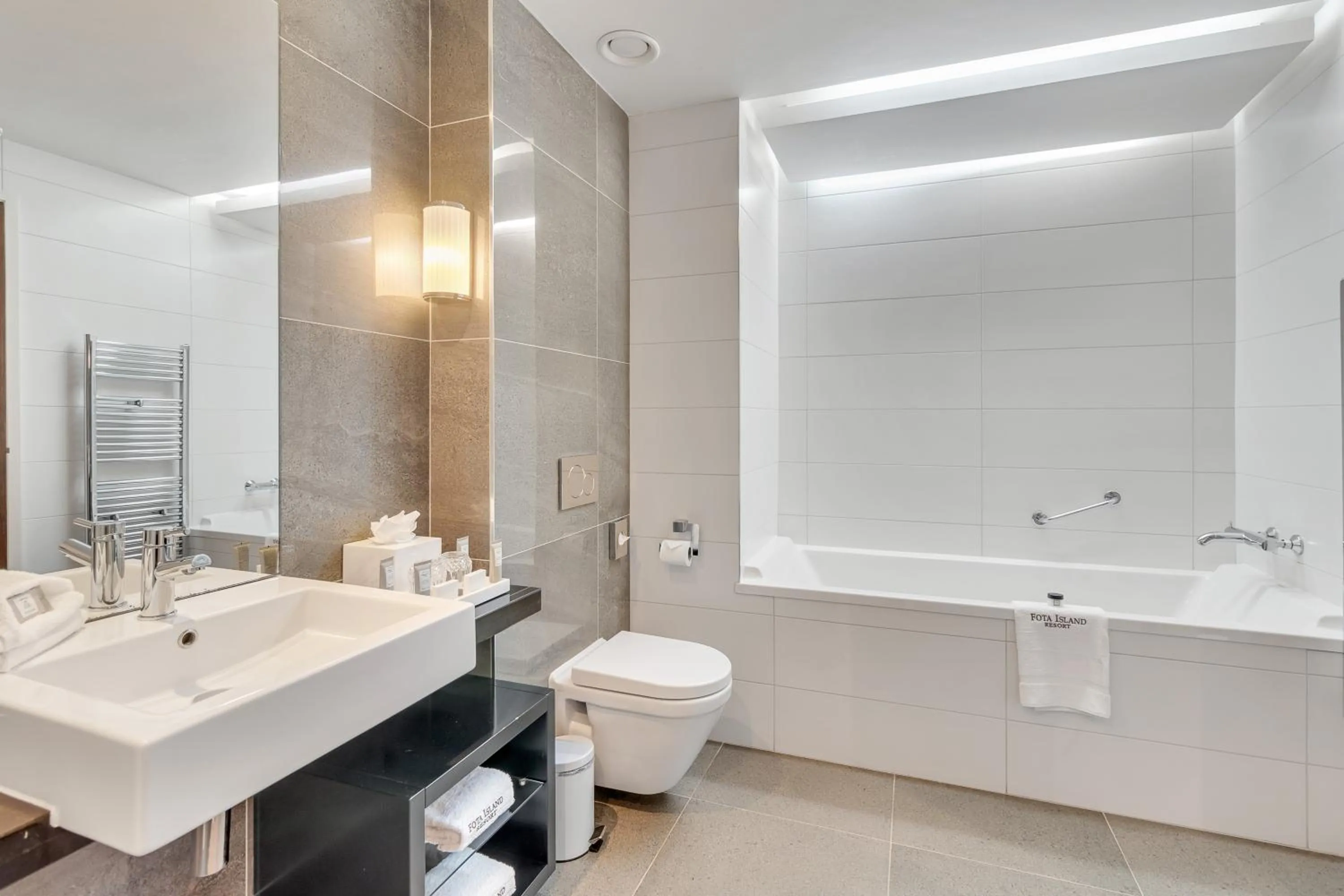 Bath in Fota Island Hotel and Spa