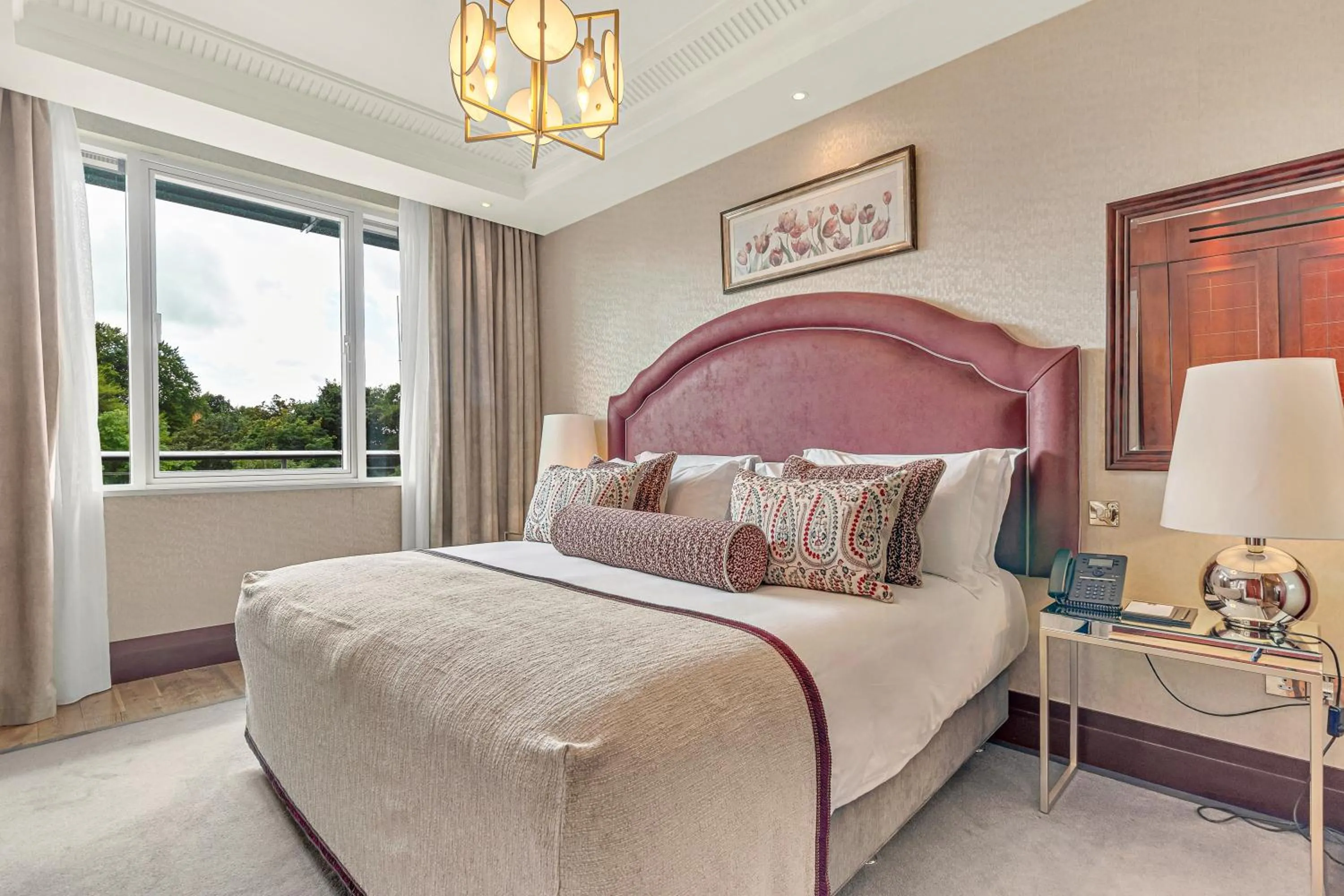 Bedroom, Bed in Fota Island Hotel and Spa