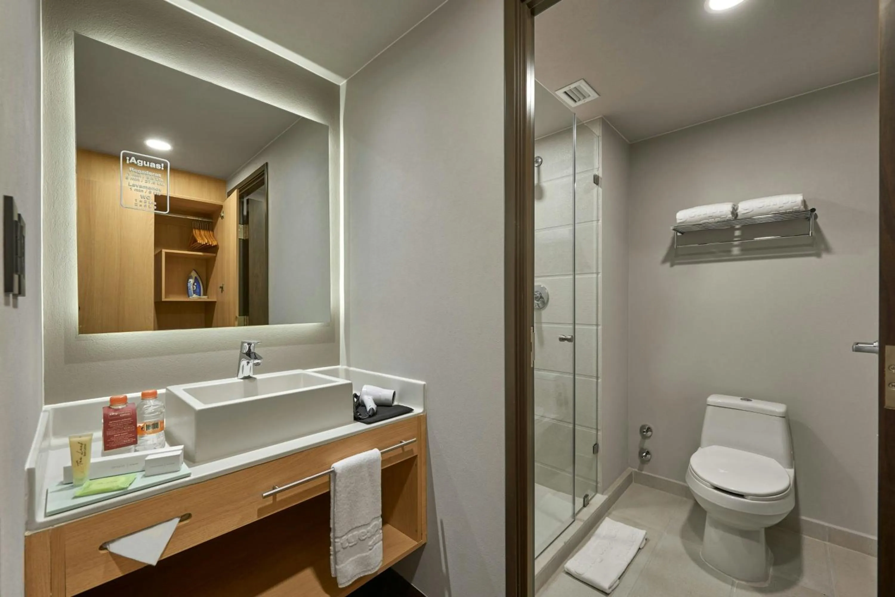 Bathroom in City Express Plus by Marriott Cancun Aeropuerto Riviera
