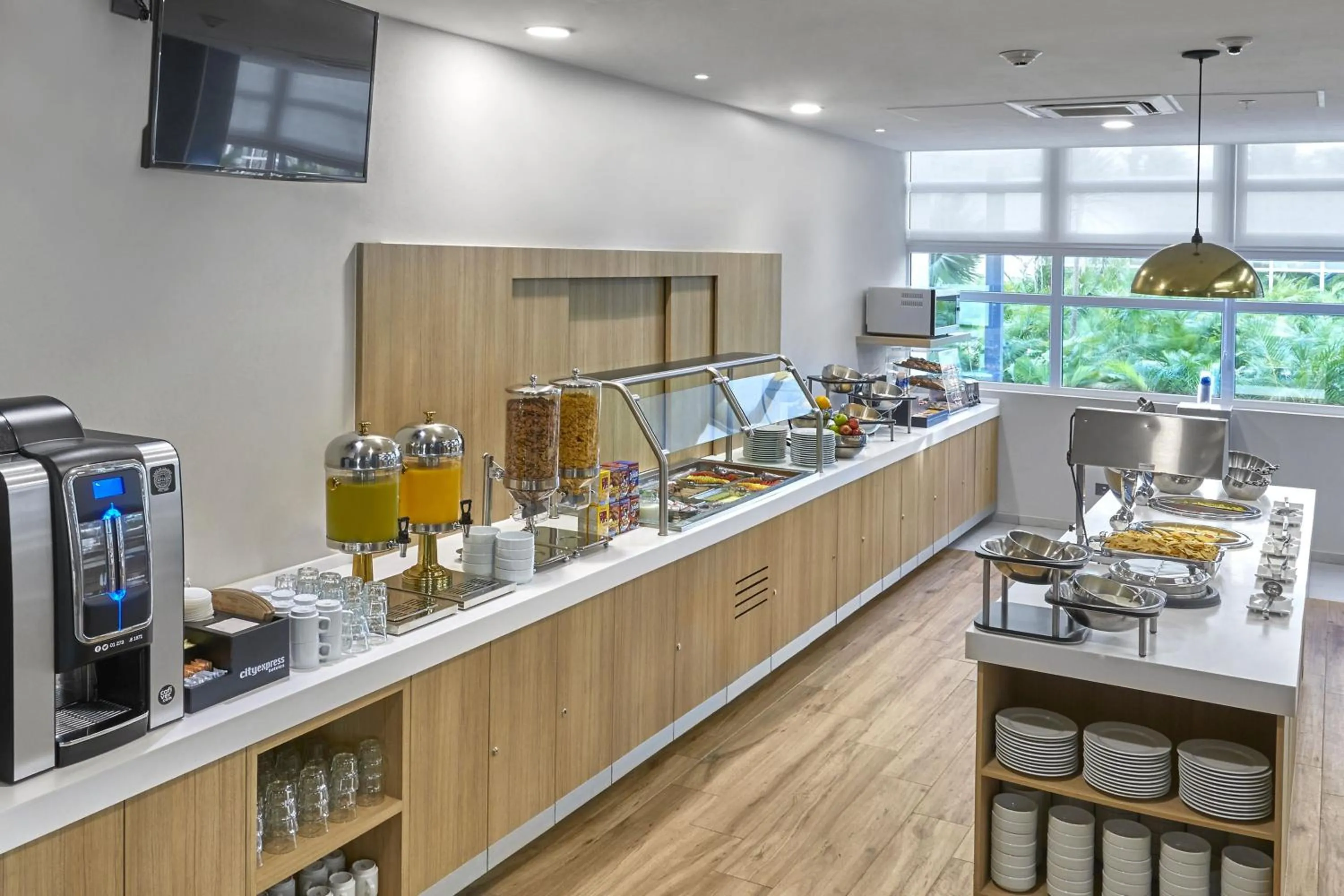 Breakfast in City Express Plus by Marriott Cancun Aeropuerto Riviera