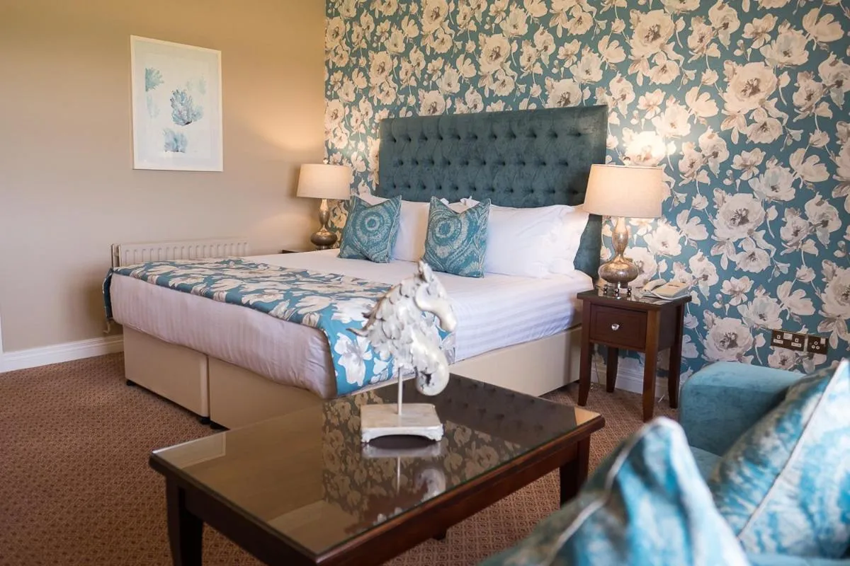 Bed in Clanard Court Hotel