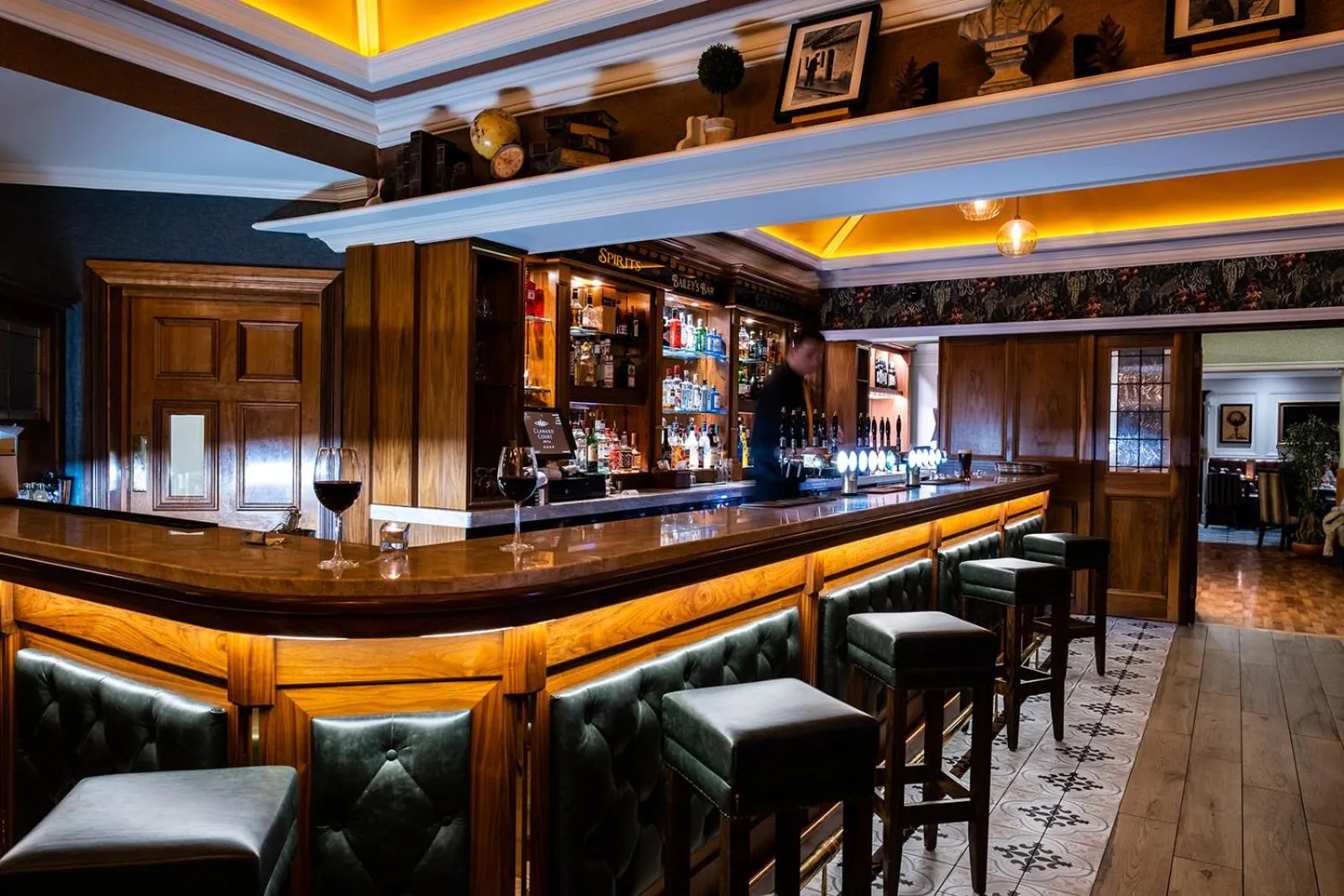 Restaurant/places to eat in Clanard Court Hotel