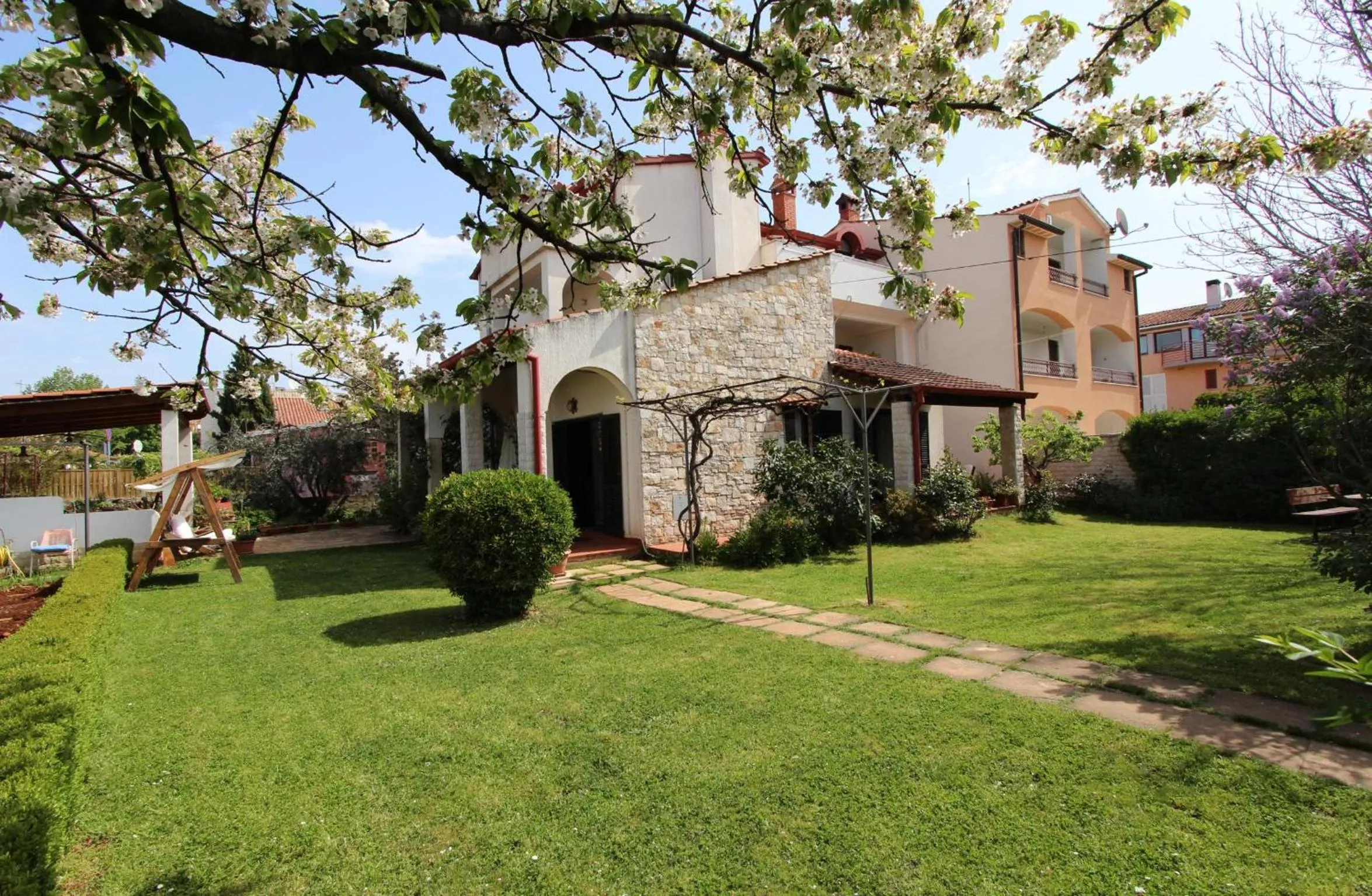 Garden in Apartments Milena