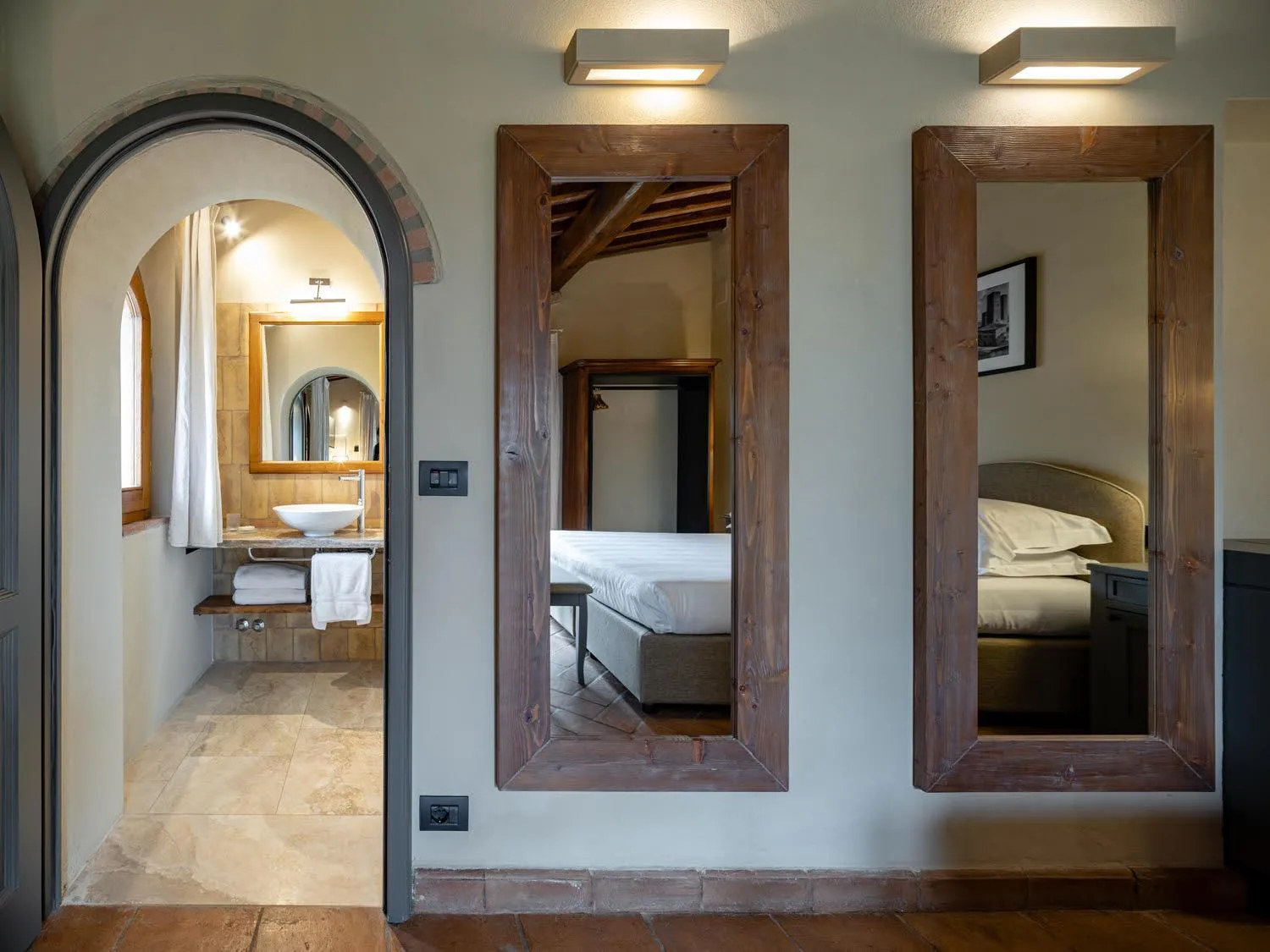 Bathroom, Bed in Mormoraia