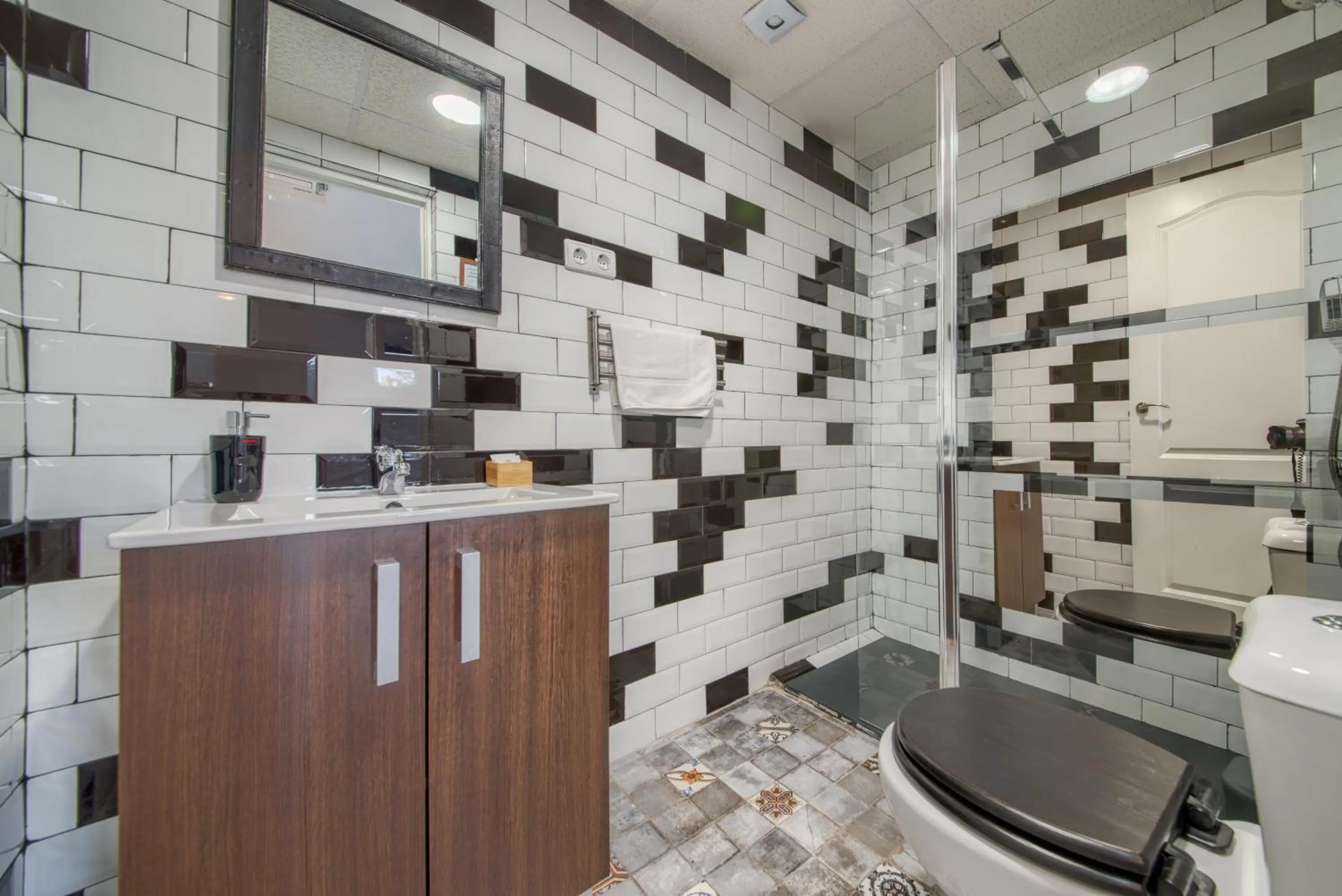 Shower in Apartamentos Jerez