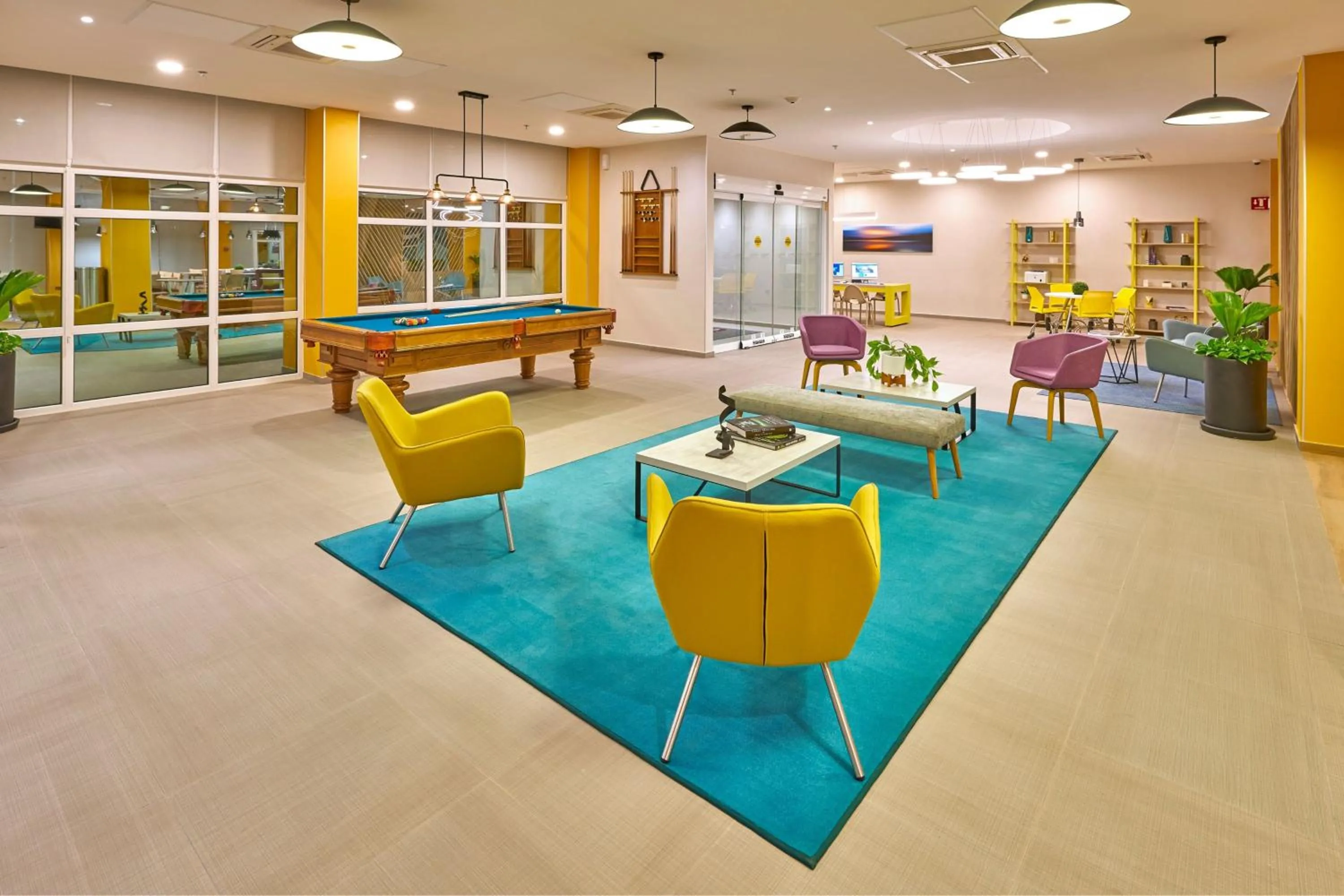 Lobby or reception in City Express Suites by Marriott Cancún Aeropuerto