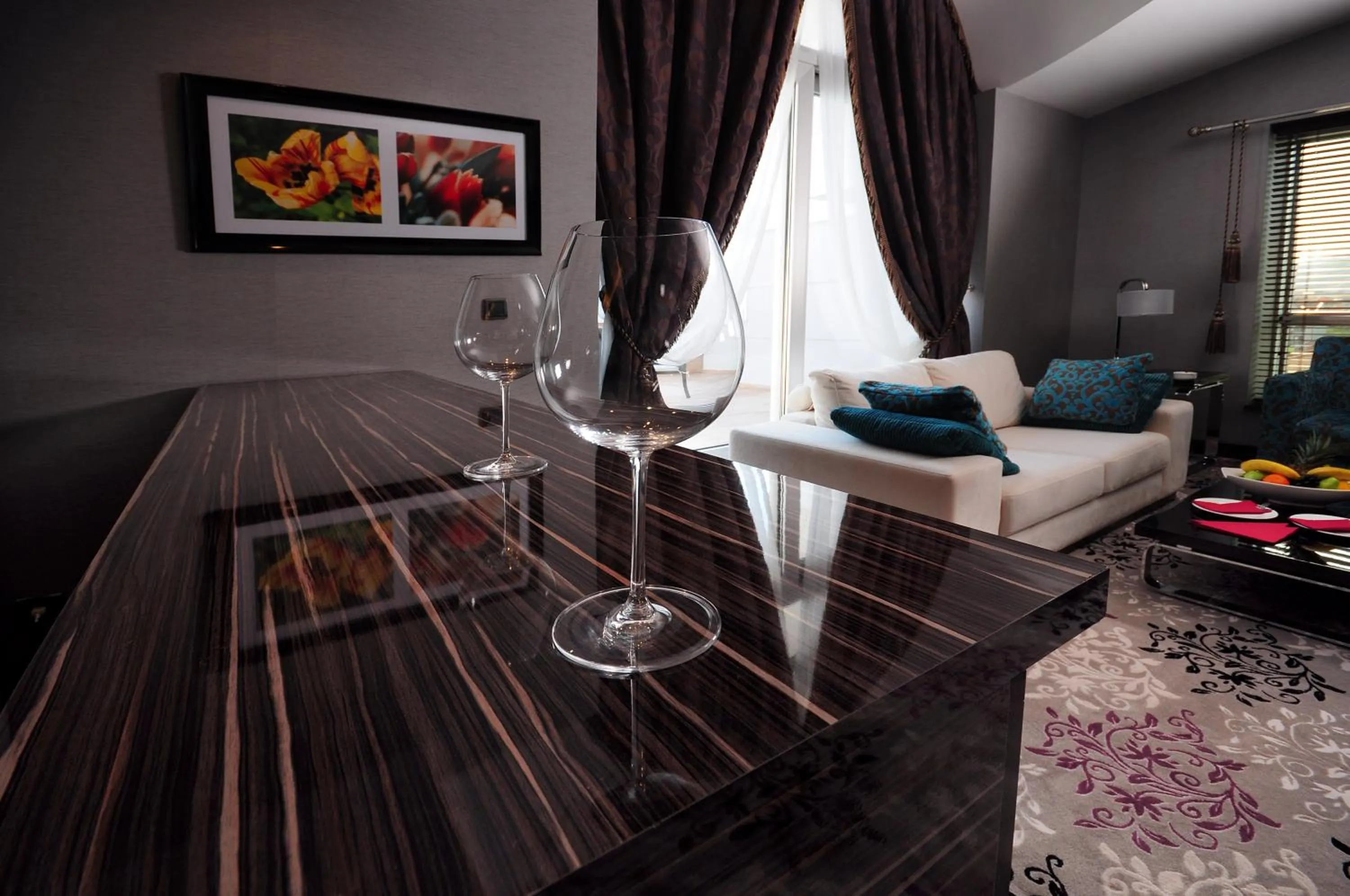 Living room in Ramada Plaza By Wyndham Izmit