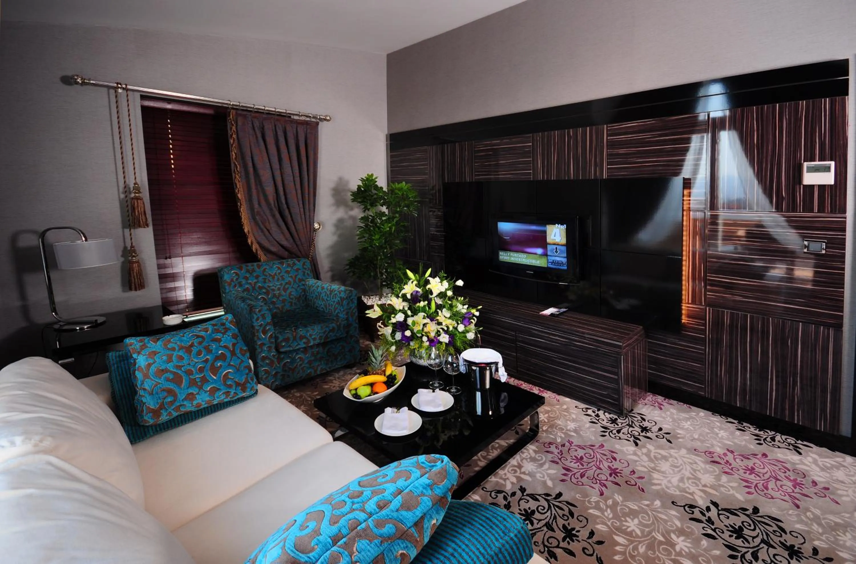 Living room in Ramada Plaza By Wyndham Izmit