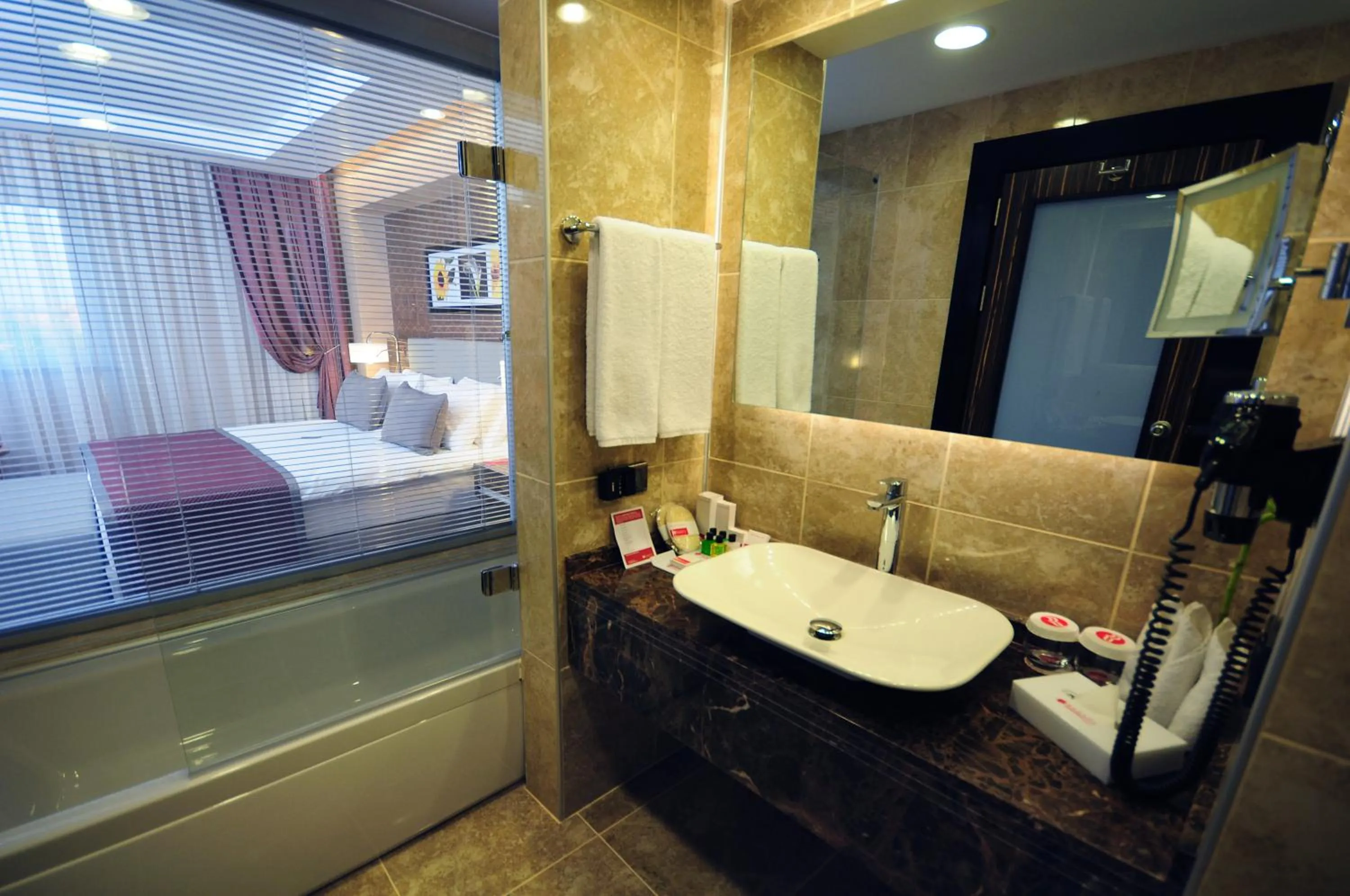 Bath, Bed in Ramada Plaza By Wyndham Izmit