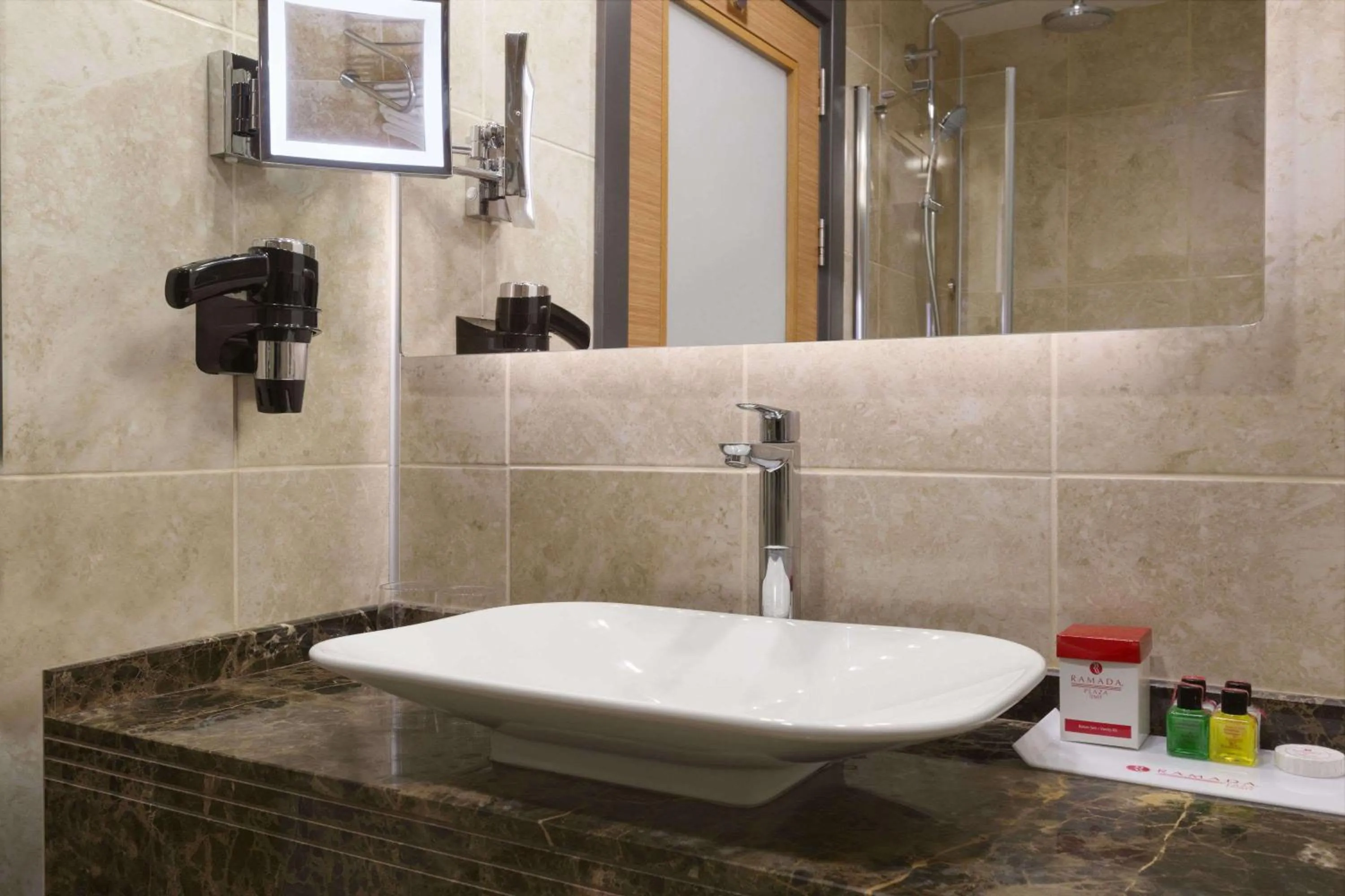 Bathroom in Ramada Plaza By Wyndham Izmit