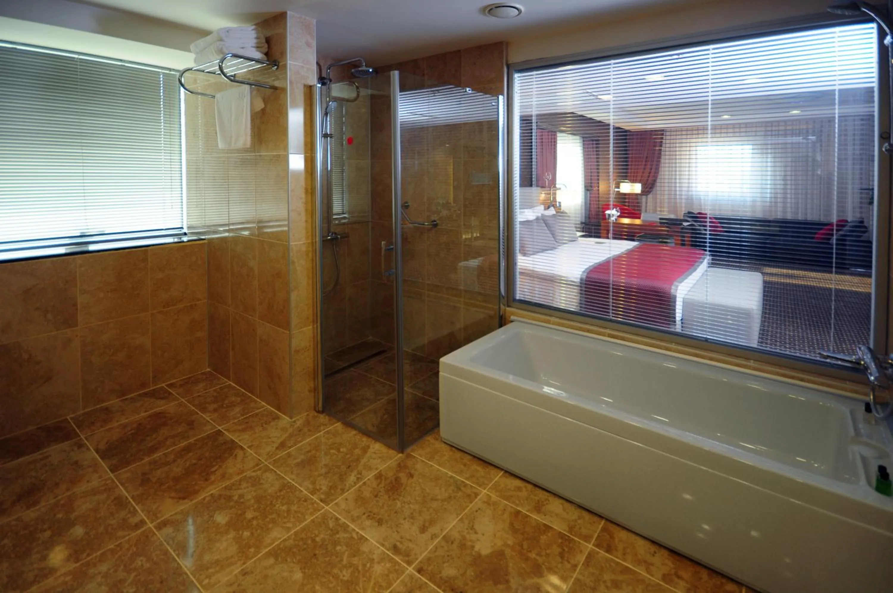 Bath, Bed in Ramada Plaza By Wyndham Izmit