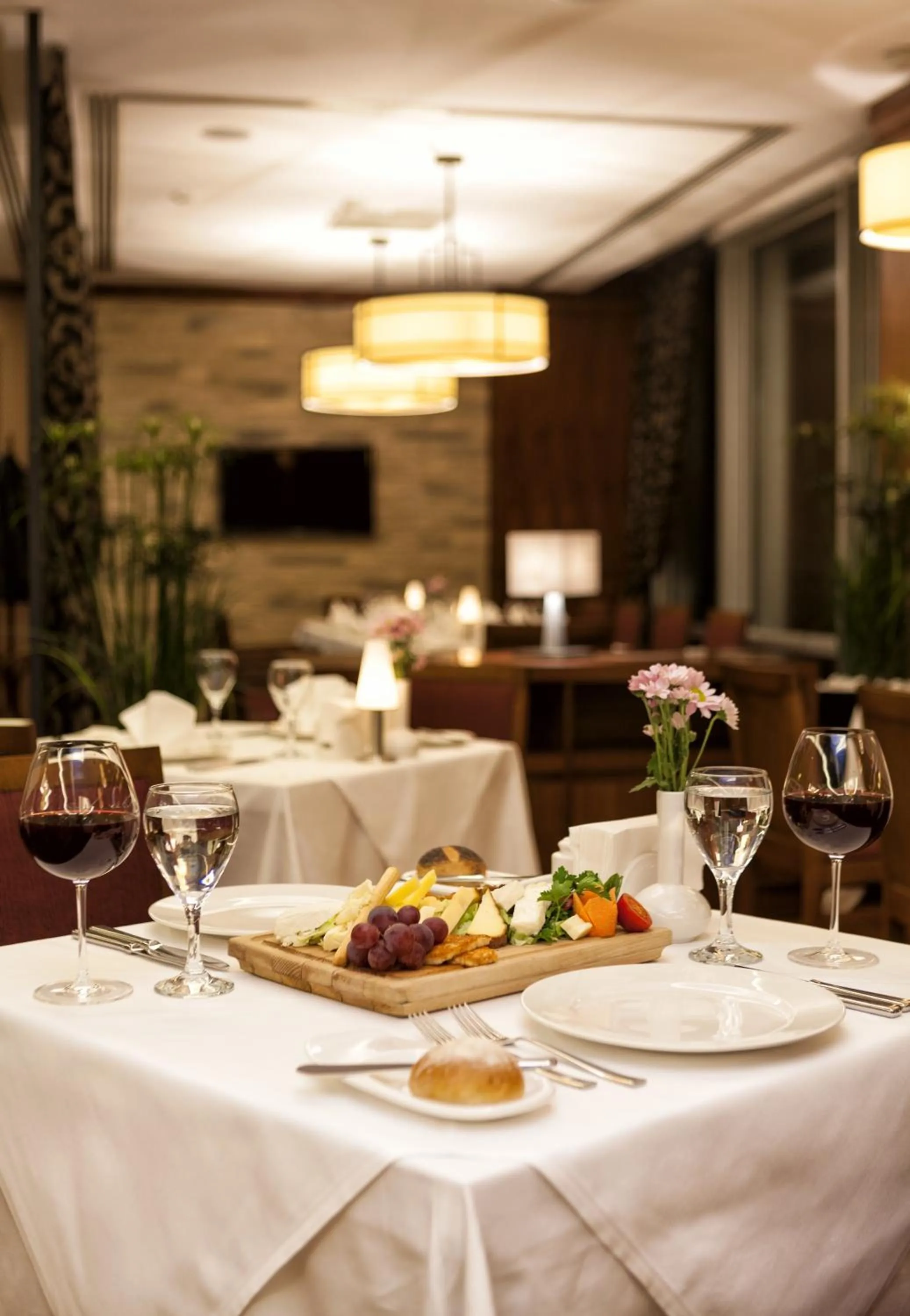 Restaurant/places to eat in Ramada Plaza By Wyndham Izmit