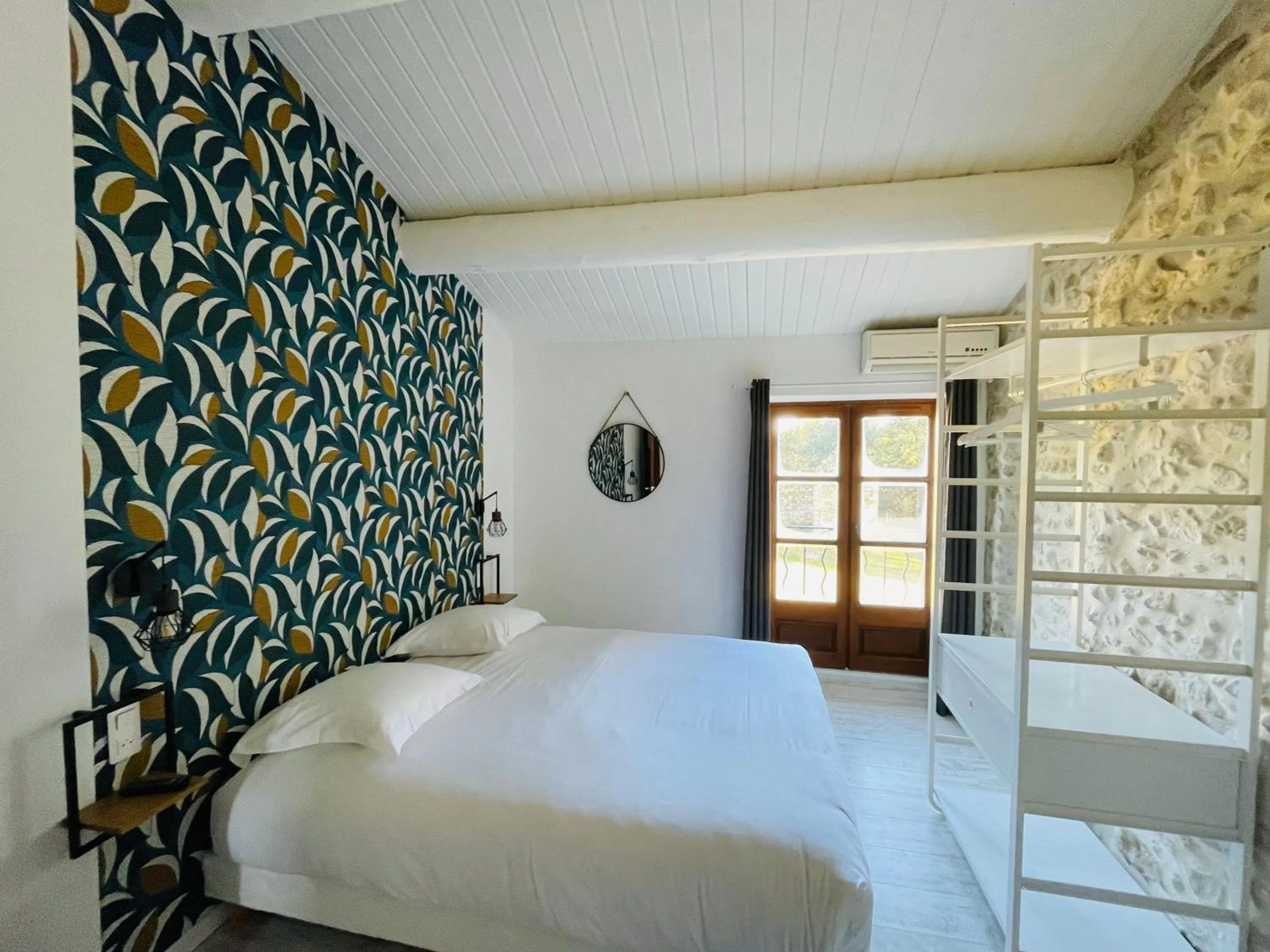 Bed in Hôtel La Bastide de Vaison